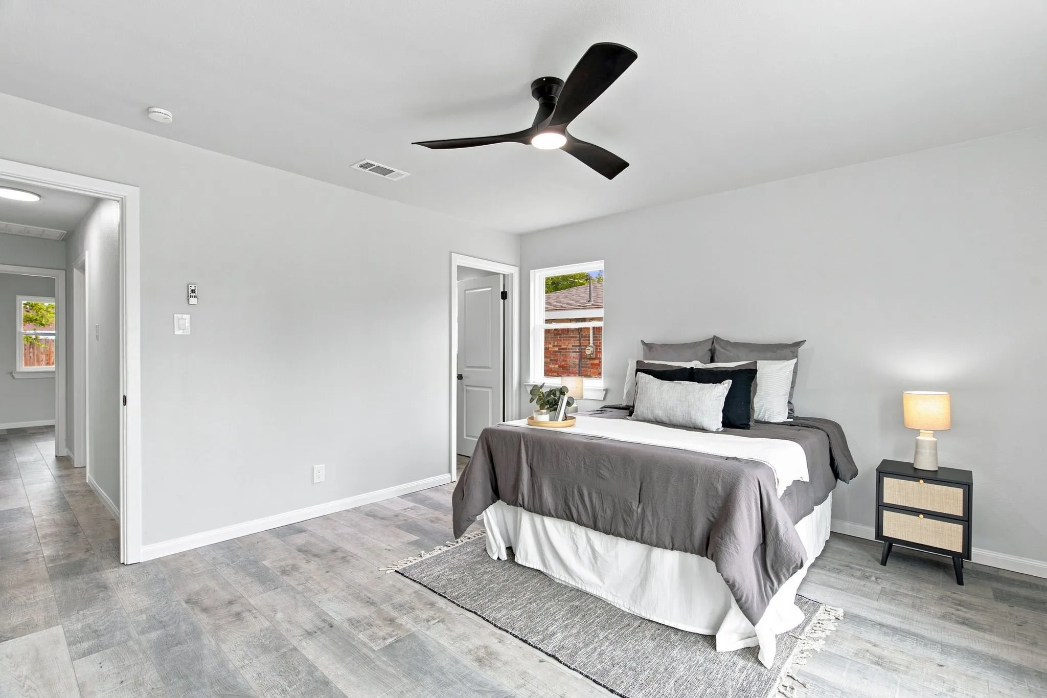 Single Family Residence For Sale in Tarrant County , 912 Kelley Drive, Everman, Texas 76140, 3 Bedroom, 2 Bathroom, Garage spaces, 1,925 Sqft, built in 1968, mls#21379443, Real Estate Agent in Everman, Homes For Sale in Tarrant county, Homes For Sale in Everman, Realtor in Everman Texas, Real Estate Brokerage Independent Realty Texas, Luminita Cordes Realtor