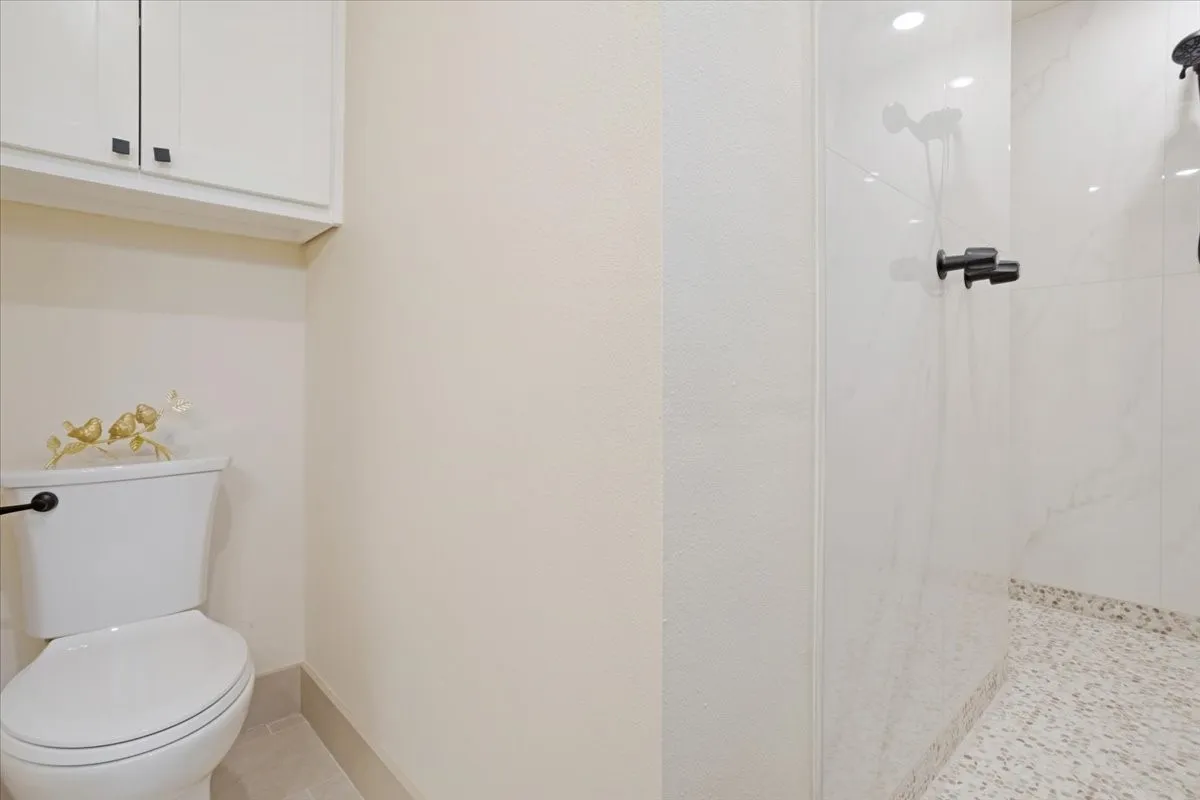 Single Family Residence For Sale in Grayson County , 225 Karen Drive, Denison, Texas 75021, 3 Bedroom, 2 Bathroom, Garage spaces, 1,774 Sqft, built in 1971, mls#21371199, Real Estate Agent in Denison, Homes For Sale in Grayson county, Homes For Sale in Denison, Realtor in Denison Texas, Real Estate Brokerage Independent Realty Texas, Luminita Cordes Realtor