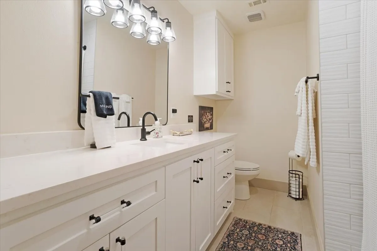 Single Family Residence For Sale in Grayson County , 225 Karen Drive, Denison, Texas 75021, 3 Bedroom, 2 Bathroom, Garage spaces, 1,774 Sqft, built in 1971, mls#21371199, Real Estate Agent in Denison, Homes For Sale in Grayson county, Homes For Sale in Denison, Realtor in Denison Texas, Real Estate Brokerage Independent Realty Texas, Luminita Cordes Realtor