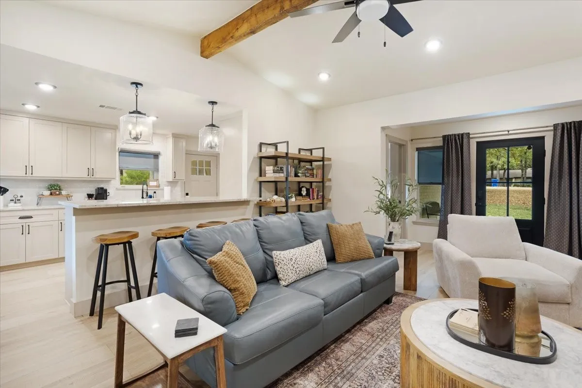 Single Family Residence For Sale in Grayson County , 225 Karen Drive, Denison, Texas 75021, 3 Bedroom, 2 Bathroom, Garage spaces, 1,774 Sqft, built in 1971, mls#21371199, Real Estate Agent in Denison, Homes For Sale in Grayson county, Homes For Sale in Denison, Realtor in Denison Texas, Real Estate Brokerage Independent Realty Texas, Luminita Cordes Realtor