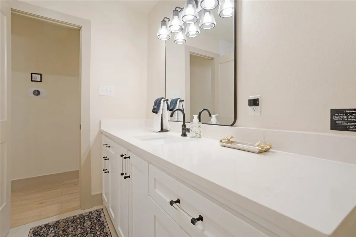 Single Family Residence For Sale in Grayson County , 225 Karen Drive, Denison, Texas 75021, 3 Bedroom, 2 Bathroom, Garage spaces, 1,774 Sqft, built in 1971, mls#21371199, Real Estate Agent in Denison, Homes For Sale in Grayson county, Homes For Sale in Denison, Realtor in Denison Texas, Real Estate Brokerage Independent Realty Texas, Luminita Cordes Realtor