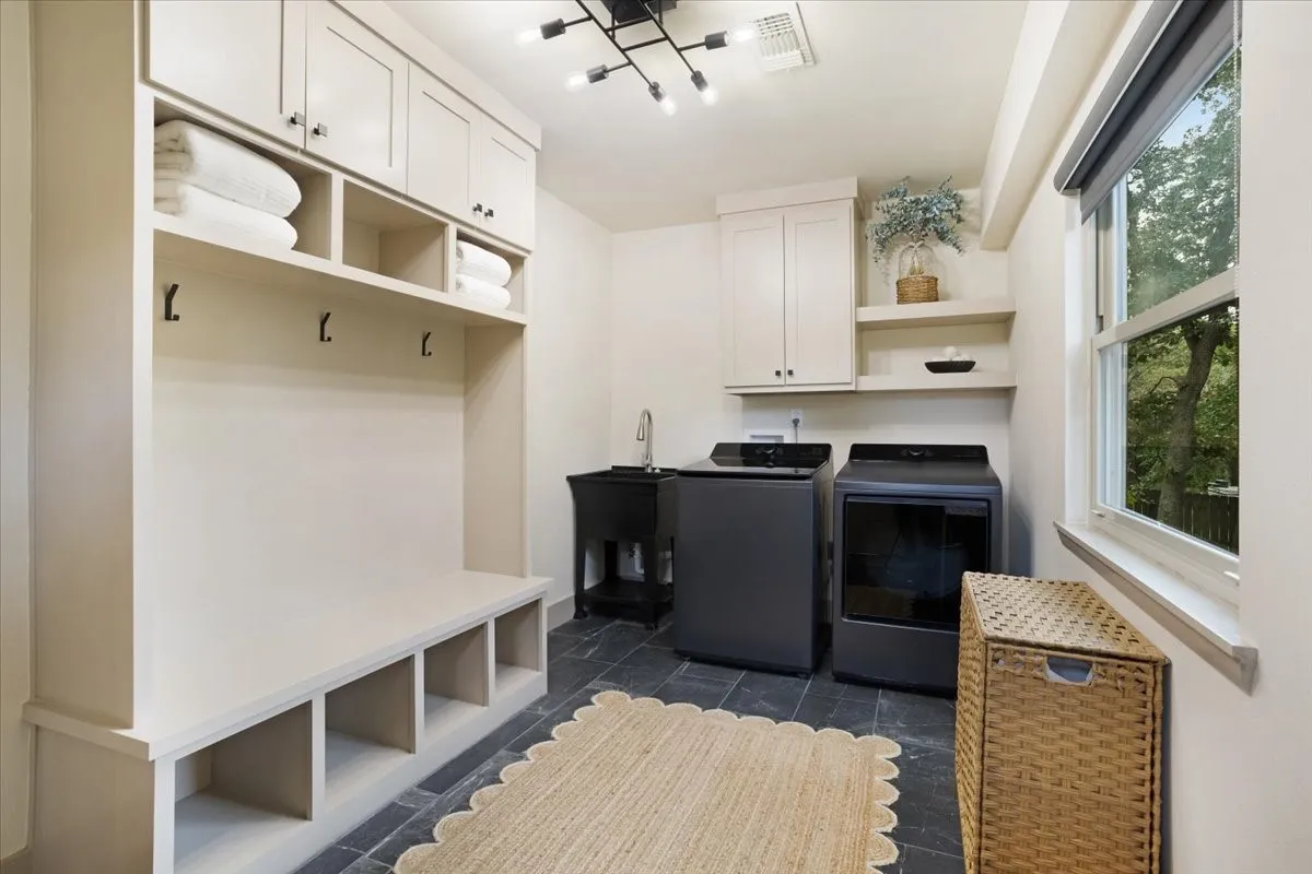 Single Family Residence For Sale in Grayson County , 225 Karen Drive, Denison, Texas 75021, 3 Bedroom, 2 Bathroom, Garage spaces, 1,774 Sqft, built in 1971, mls#21371199, Real Estate Agent in Denison, Homes For Sale in Grayson county, Homes For Sale in Denison, Realtor in Denison Texas, Real Estate Brokerage Independent Realty Texas, Luminita Cordes Realtor