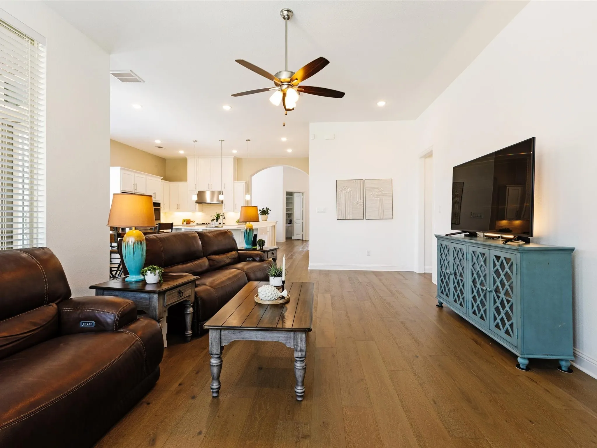 Single Family Residence For Sale in Denton County , 3721 Maxdale Drive, Prosper, Texas 75078, 3 Bedroom, 3 Bathroom, 2 Garage spaces, 2,953 Sqft, built in 2019, mls#21376783, Real Estate Agent in Prosper, Homes For Sale in Denton county, Homes For Sale in Prosper, Realtor in Prosper Texas, Real Estate Brokerage Independent Realty Texas, Luminita Cordes Realtor