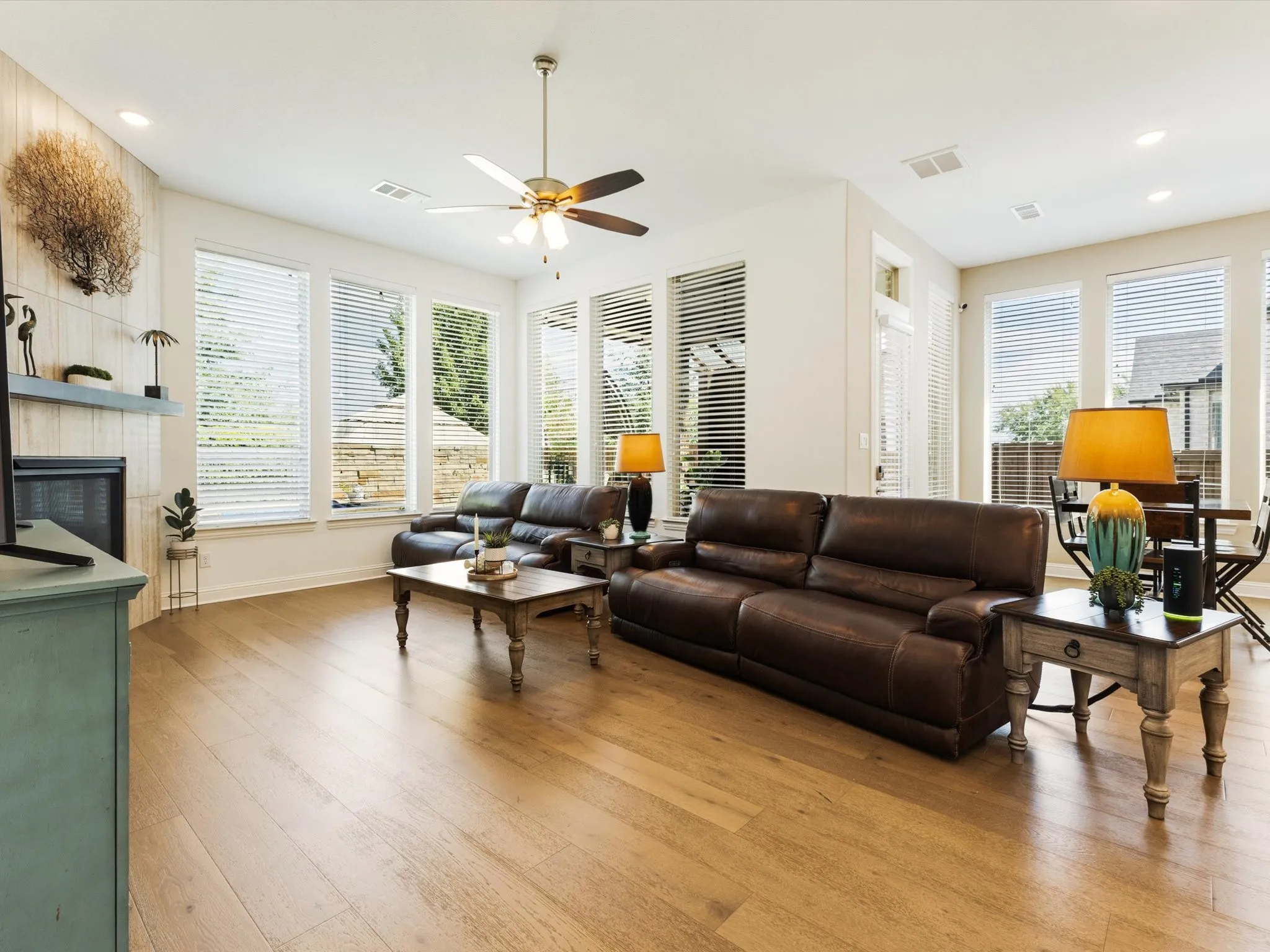 Single Family Residence For Sale in Denton County , 3721 Maxdale Drive, Prosper, Texas 75078, 3 Bedroom, 3 Bathroom, 2 Garage spaces, 2,953 Sqft, built in 2019, mls#21376783, Real Estate Agent in Prosper, Homes For Sale in Denton county, Homes For Sale in Prosper, Realtor in Prosper Texas, Real Estate Brokerage Independent Realty Texas, Luminita Cordes Realtor