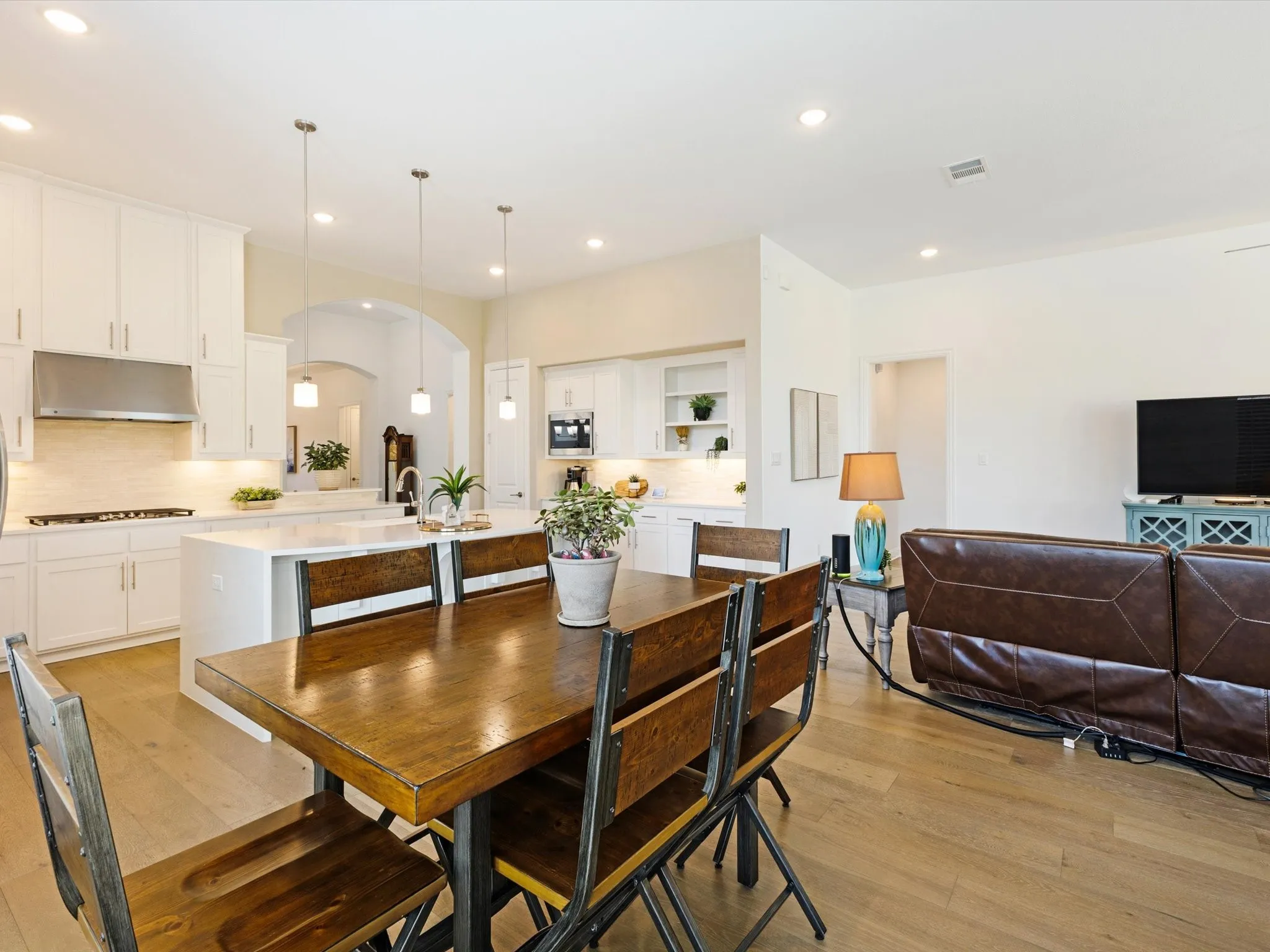 Single Family Residence For Sale in Denton County , 3721 Maxdale Drive, Prosper, Texas 75078, 3 Bedroom, 3 Bathroom, 2 Garage spaces, 2,953 Sqft, built in 2019, mls#21376783, Real Estate Agent in Prosper, Homes For Sale in Denton county, Homes For Sale in Prosper, Realtor in Prosper Texas, Real Estate Brokerage Independent Realty Texas, Luminita Cordes Realtor