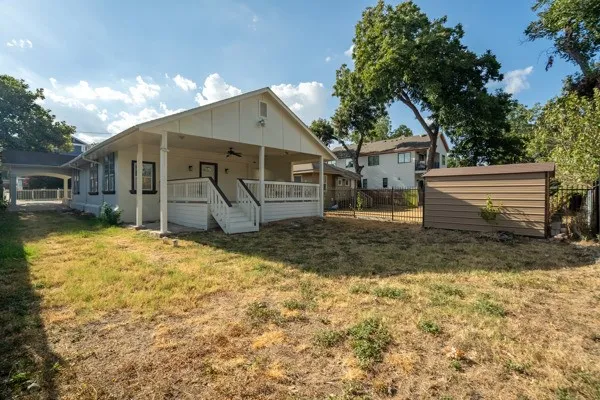 Single Family Residence For Sale in Dallas County , 644 N Tyler Street, Dallas, Texas 75208, 3 Bedroom, 2 Bathroom, Garage spaces, 1,442 Sqft, built in 1924, mls#21379261, Real Estate Agent in Dallas, Homes For Sale in Dallas county, Homes For Sale in Dallas, Realtor in Dallas Texas, Real Estate Brokerage Independent Realty Texas, Luminita Cordes Realtor