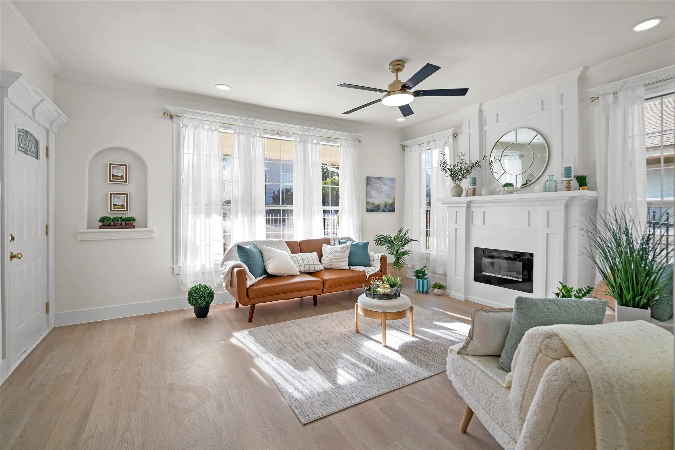 Single Family Residence For Sale in Dallas County , 644 N Tyler Street, Dallas, Texas 75208, 3 Bedroom, 2 Bathroom, Garage spaces, 1,442 Sqft, built in 1924, mls#21379261, Real Estate Agent in Dallas, Homes For Sale in Dallas county, Homes For Sale in Dallas, Realtor in Dallas Texas, Real Estate Brokerage Independent Realty Texas, Luminita Cordes Realtor