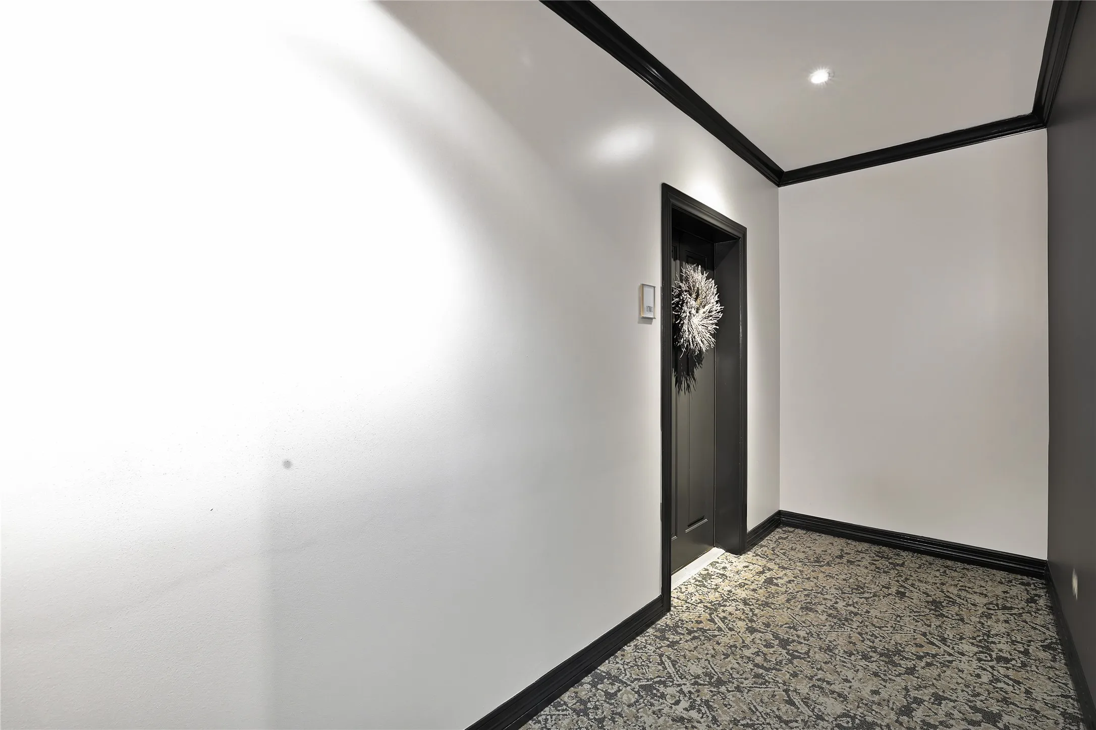 Condominium For Sale in Tarrant County , 500 Throckmorton Street 1701, Fort Worth, Texas 76102, 2 Bedroom, 2 Bathroom, 1 Garage spaces, 1,170 Sqft, built in 1972, mls#21379373, Real Estate Agent in Fort Worth, Homes For Sale in Tarrant county, Homes For Sale in Fort Worth, Realtor in Fort Worth Texas, Real Estate Brokerage Independent Realty Texas, Luminita Cordes Realtor