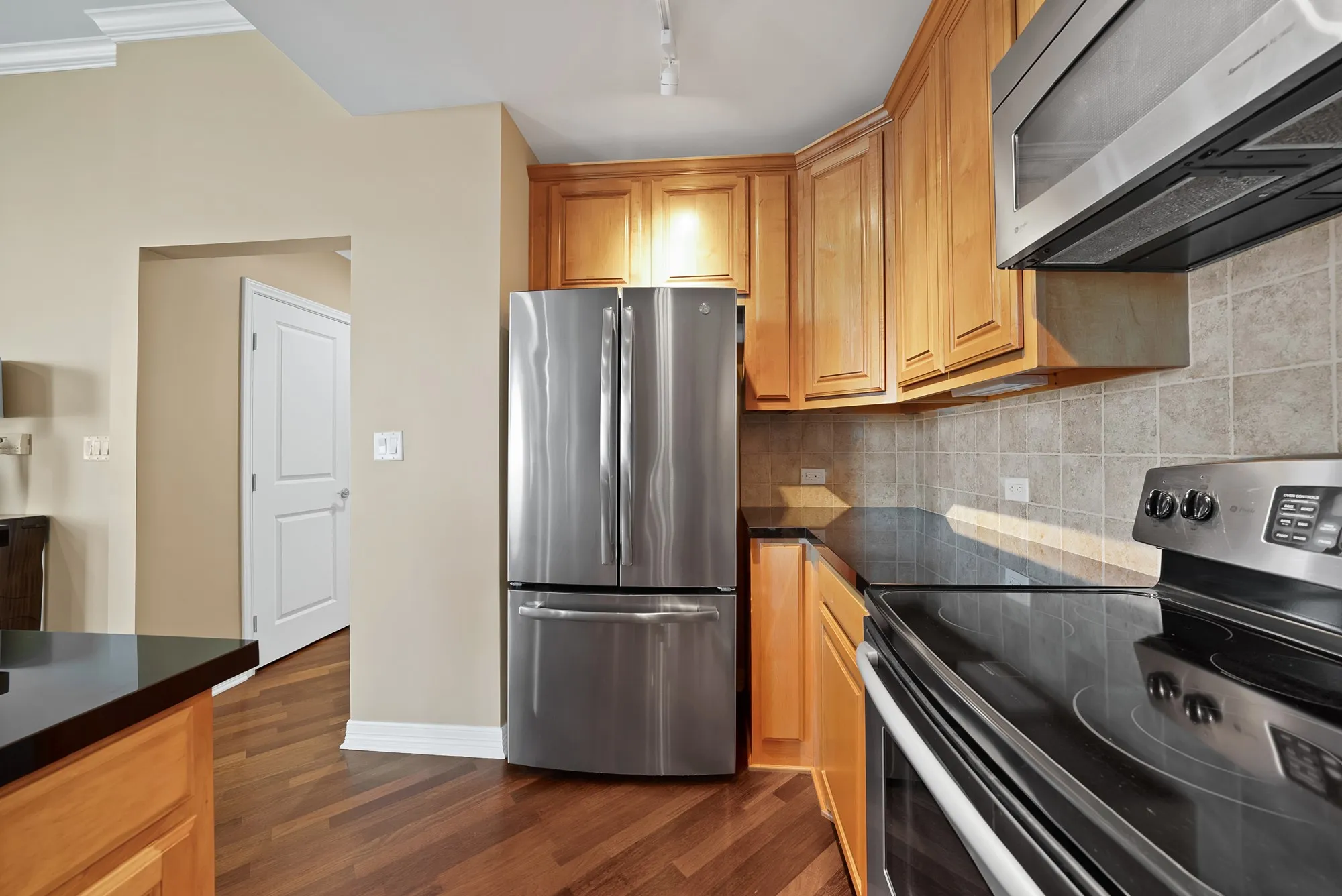 Condominium For Sale in Tarrant County , 500 Throckmorton Street 1701, Fort Worth, Texas 76102, 2 Bedroom, 2 Bathroom, 1 Garage spaces, 1,170 Sqft, built in 1972, mls#21379373, Real Estate Agent in Fort Worth, Homes For Sale in Tarrant county, Homes For Sale in Fort Worth, Realtor in Fort Worth Texas, Real Estate Brokerage Independent Realty Texas, Luminita Cordes Realtor