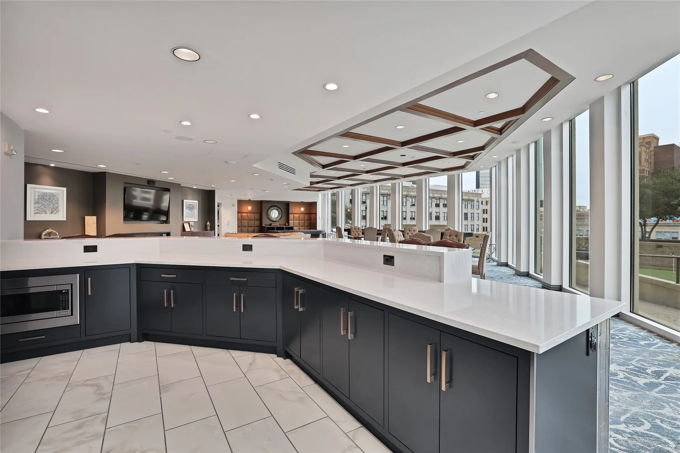 Condominium For Sale in Tarrant County , 500 Throckmorton Street 1701, Fort Worth, Texas 76102, 2 Bedroom, 2 Bathroom, 1 Garage spaces, 1,170 Sqft, built in 1972, mls#21379373, Real Estate Agent in Fort Worth, Homes For Sale in Tarrant county, Homes For Sale in Fort Worth, Realtor in Fort Worth Texas, Real Estate Brokerage Independent Realty Texas, Luminita Cordes Realtor