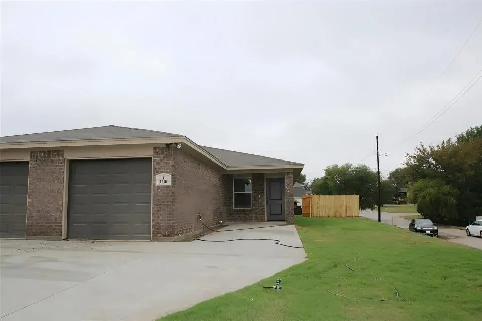 Duplex For Sale in Tarrant County , 3200 Cherry Lane, Fort Worth, Texas 76116, 6 Bedroom, 2 Bathroom, 2 Garage spaces, 0 Sqft, built in 2017, mls#21379453, Real Estate Agent in Fort Worth, Homes For Sale in Tarrant county, Homes For Sale in Fort Worth, Realtor in Fort Worth Texas, Real Estate Brokerage Independent Realty Texas, Luminita Cordes Realtor