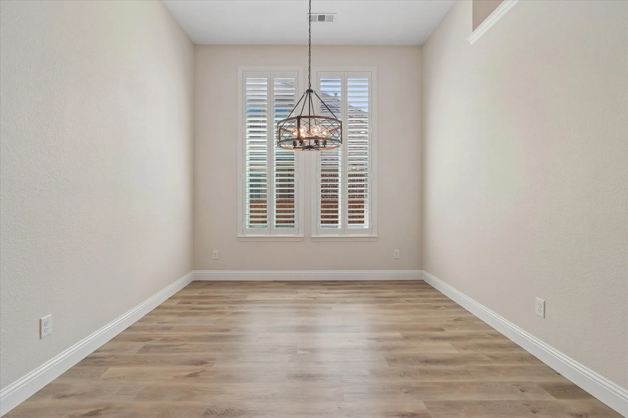 Single Family Residence For Sale in Collin County , 3205 Gerry Drive, Melissa, Texas 75454, 4 Bedroom, 3 Bathroom, 3 Garage spaces, 2,801 Sqft, built in 2014, mls#21379456, Real Estate Agent in Melissa, Homes For Sale in Collin county, Homes For Sale in Melissa, Realtor in Melissa Texas, Real Estate Brokerage Independent Realty Texas, Luminita Cordes Realtor