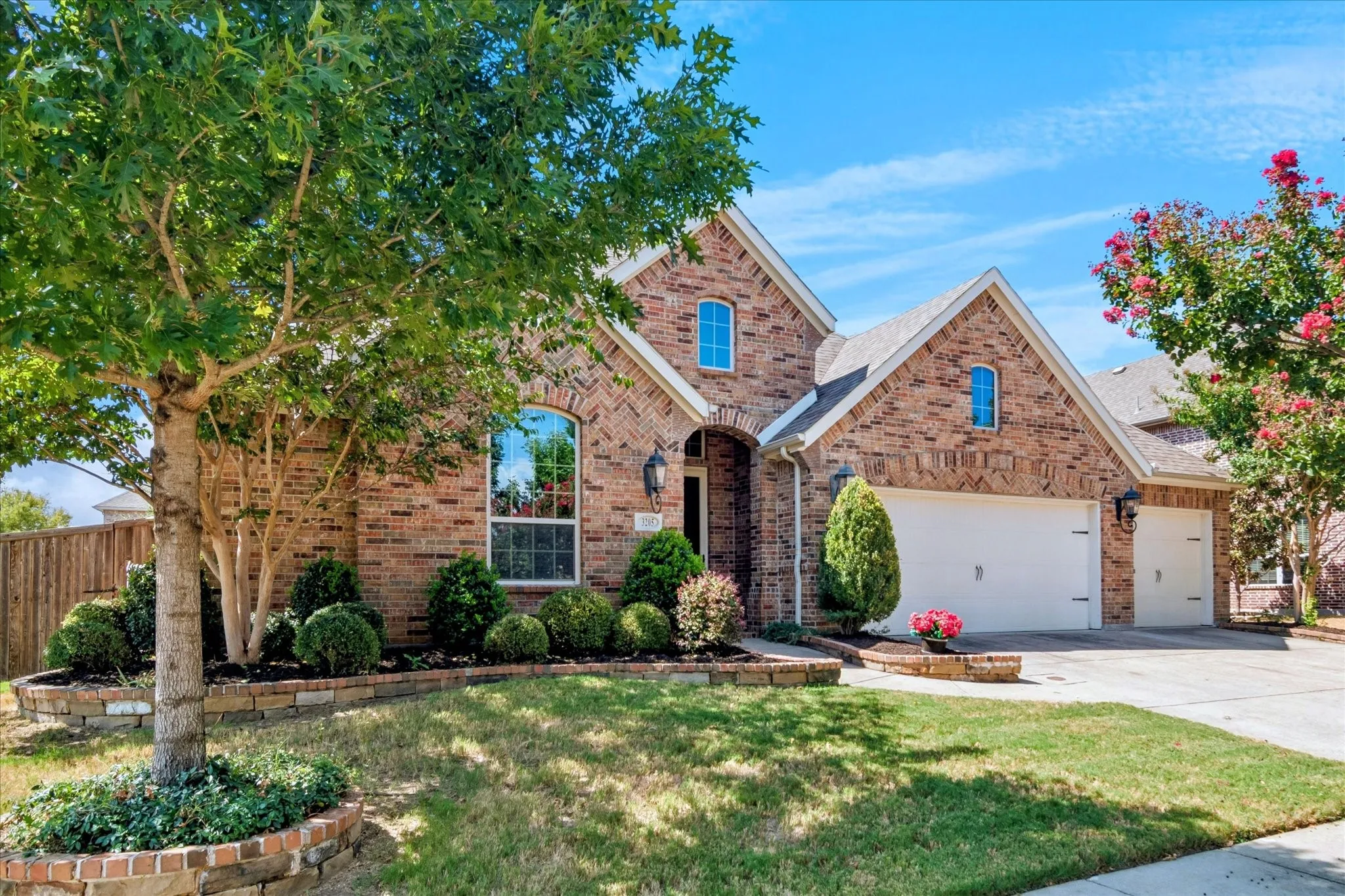 Single Family Residence For Sale in Collin County , 3205 Gerry Drive, Melissa, Texas 75454, 4 Bedroom, 3 Bathroom, 3 Garage spaces, 2,801 Sqft, built in 2014, mls#21379456, Real Estate Agent in Melissa, Homes For Sale in Collin county, Homes For Sale in Melissa, Realtor in Melissa Texas, Real Estate Brokerage Independent Realty Texas, Luminita Cordes Realtor