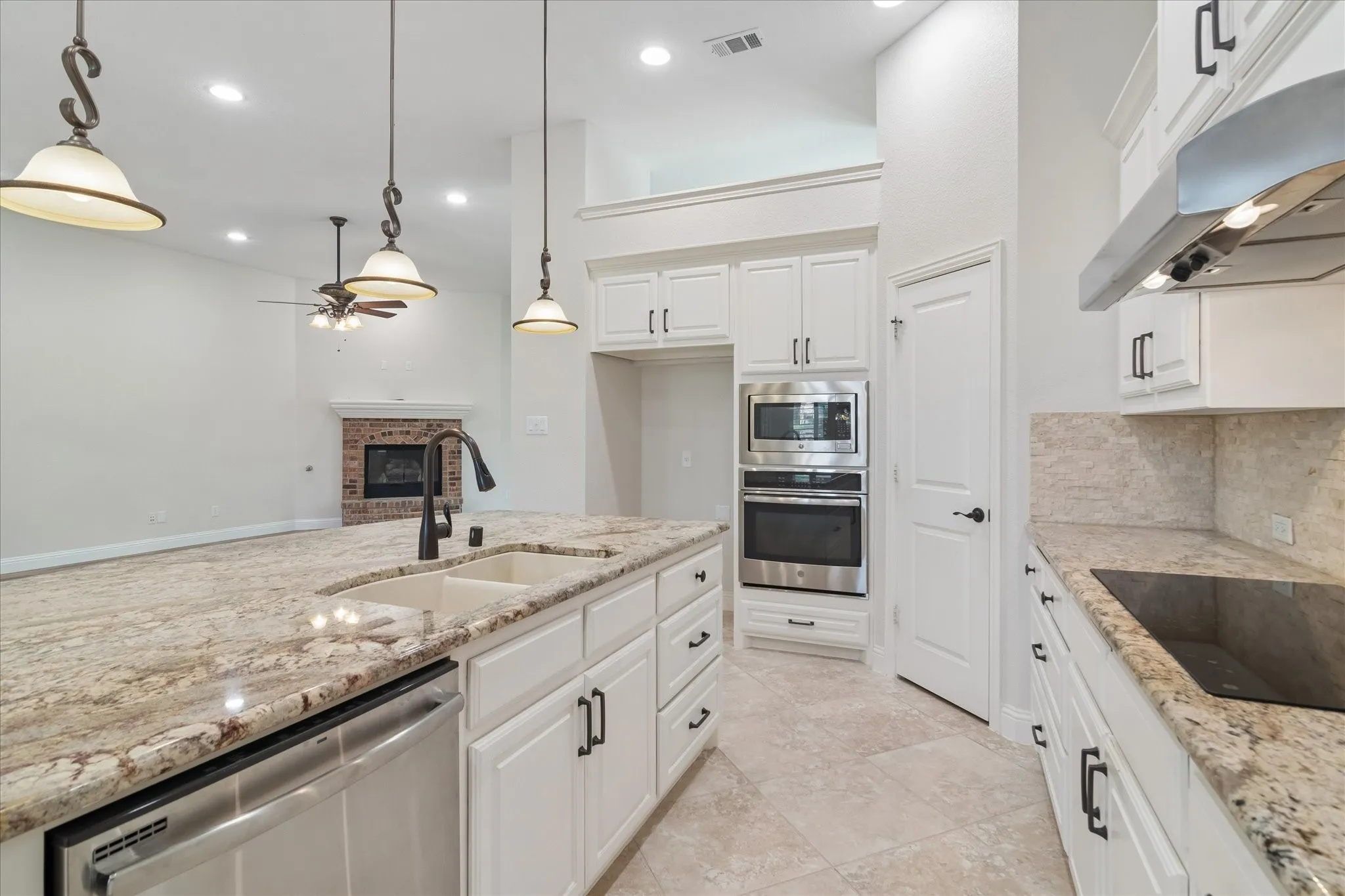 Single Family Residence For Sale in Collin County , 3205 Gerry Drive, Melissa, Texas 75454, 4 Bedroom, 3 Bathroom, 3 Garage spaces, 2,801 Sqft, built in 2014, mls#21379456, Real Estate Agent in Melissa, Homes For Sale in Collin county, Homes For Sale in Melissa, Realtor in Melissa Texas, Real Estate Brokerage Independent Realty Texas, Luminita Cordes Realtor