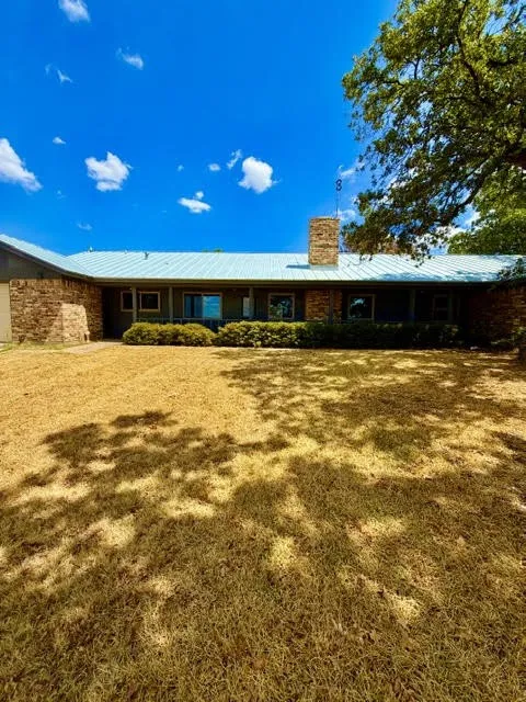 Single Family Residence For Sale in Wise County , 938 COUNTY RD 3341, Paradise, Texas 76073, 4 Bedroom, 3 Bathroom, 2 Garage spaces, 3,319 Sqft, built in 1975, mls#21379458, Real Estate Agent in Paradise, Homes For Sale in Wise county, Homes For Sale in Paradise, Realtor in Paradise Texas, Real Estate Brokerage Independent Realty Texas, Luminita Cordes Realtor