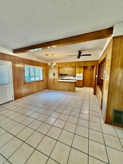Single Family Residence For Sale in Wise County , 938 COUNTY RD 3341, Paradise, Texas 76073, 4 Bedroom, 3 Bathroom, 2 Garage spaces, 3,319 Sqft, built in 1975, mls#21379458, Real Estate Agent in Paradise, Homes For Sale in Wise county, Homes For Sale in Paradise, Realtor in Paradise Texas, Real Estate Brokerage Independent Realty Texas, Luminita Cordes Realtor