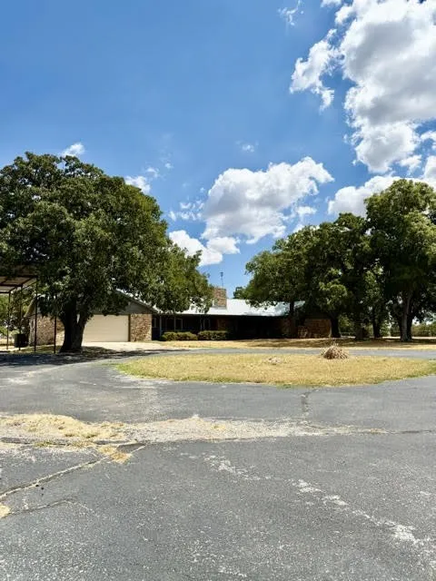 Single Family Residence For Sale in Wise County , 938 COUNTY RD 3341, Paradise, Texas 76073, 4 Bedroom, 3 Bathroom, 2 Garage spaces, 3,319 Sqft, built in 1975, mls#21379458, Real Estate Agent in Paradise, Homes For Sale in Wise county, Homes For Sale in Paradise, Realtor in Paradise Texas, Real Estate Brokerage Independent Realty Texas, Luminita Cordes Realtor