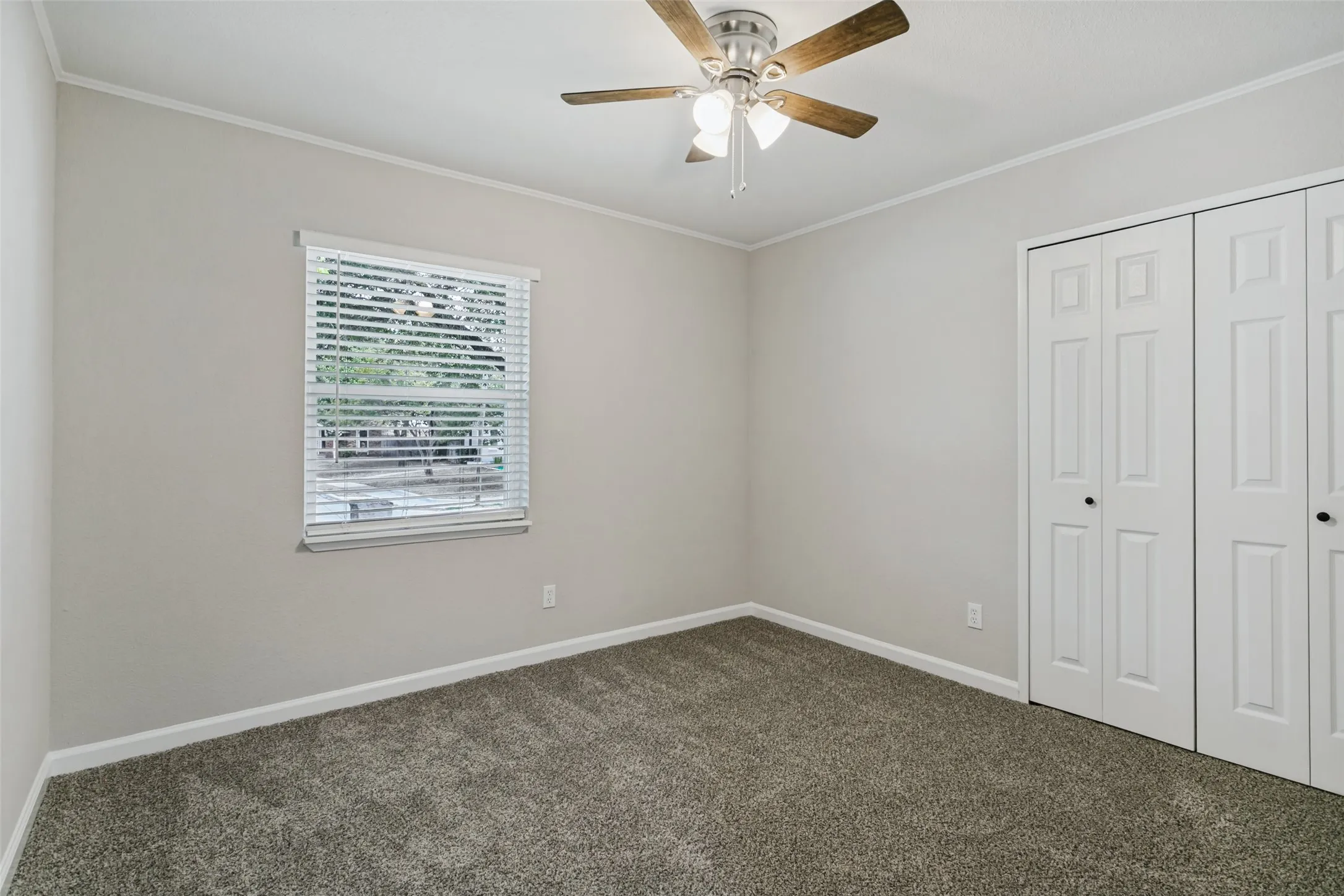 Single Family Residence For Sale in Dallas County , 713 Timberdale Street, Grand Prairie, Texas 75052, 4 Bedroom, 2 Bathroom, 2 Garage spaces, 2,110 Sqft, built in 1975, mls#21379462, Real Estate Agent in Grand Prairie, Homes For Sale in Dallas county, Homes For Sale in Grand Prairie, Realtor in Grand Prairie Texas, Real Estate Brokerage Independent Realty Texas, Luminita Cordes Realtor