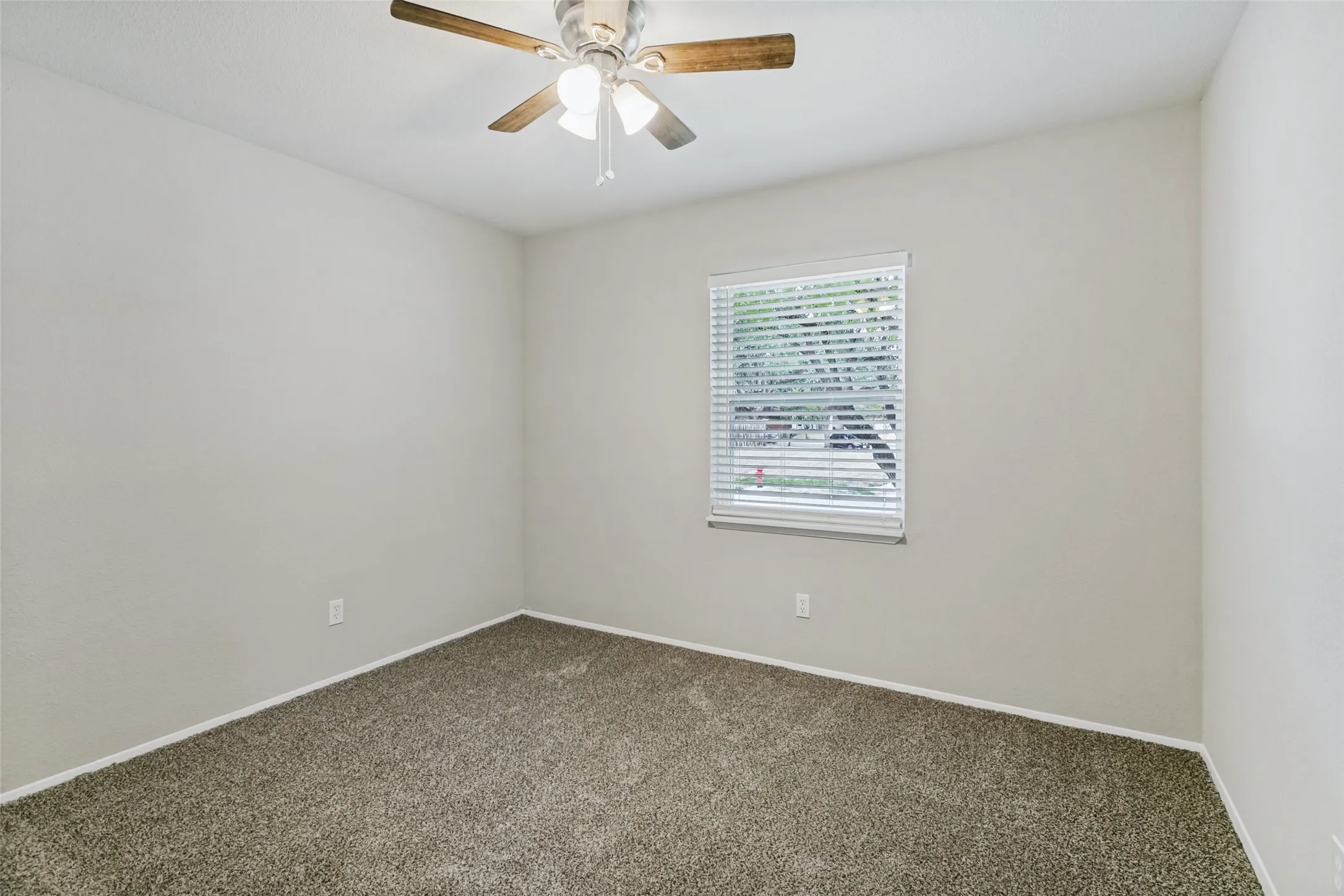 Single Family Residence For Sale in Dallas County , 713 Timberdale Street, Grand Prairie, Texas 75052, 4 Bedroom, 2 Bathroom, 2 Garage spaces, 2,110 Sqft, built in 1975, mls#21379462, Real Estate Agent in Grand Prairie, Homes For Sale in Dallas county, Homes For Sale in Grand Prairie, Realtor in Grand Prairie Texas, Real Estate Brokerage Independent Realty Texas, Luminita Cordes Realtor