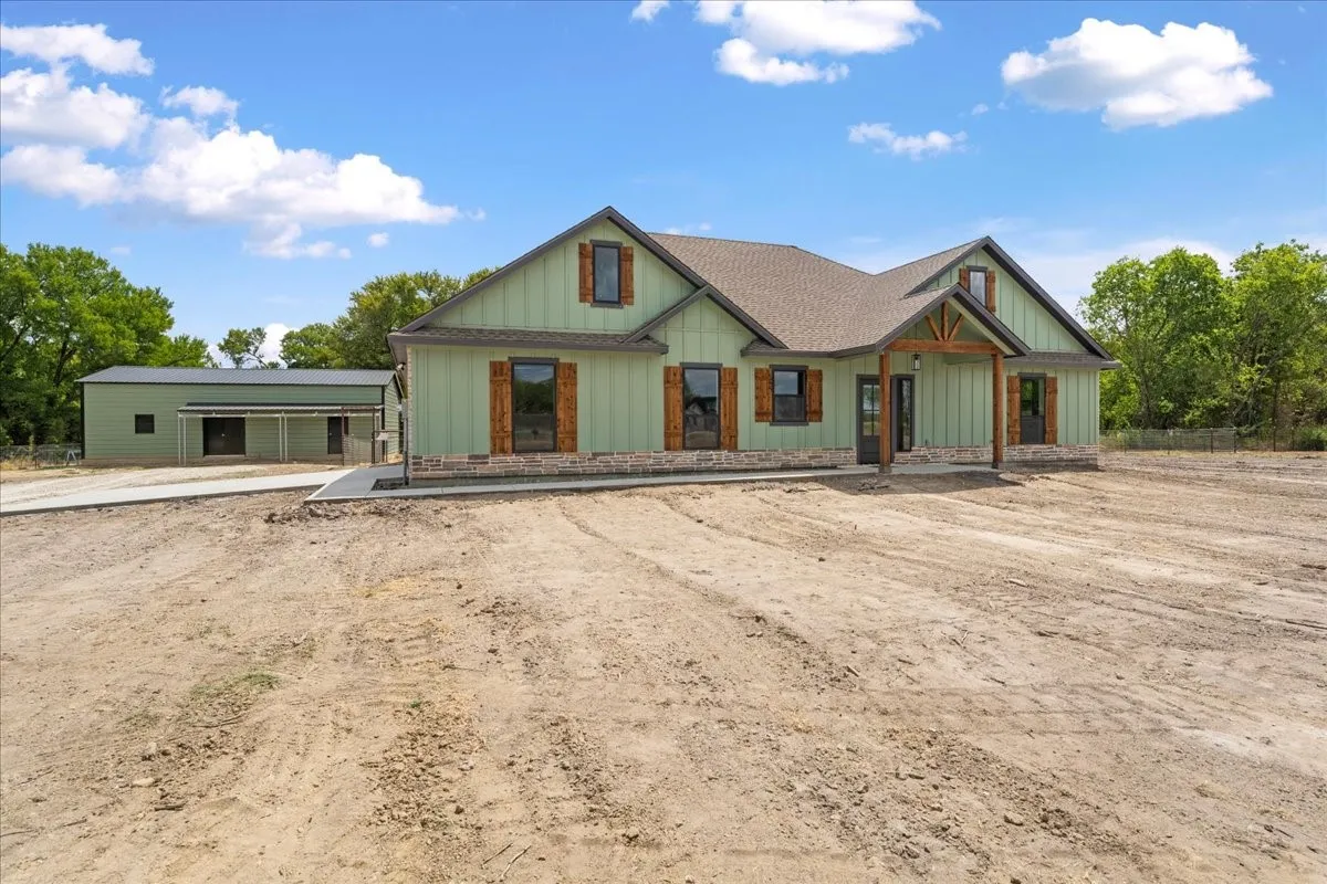 Single Family Residence For Sale in Navarro County , 785 Palmito Ranch Rd, Corsicana, Texas 75110, 3 Bedroom, 2 Bathroom, 2 Garage spaces, 1,900 Sqft, built in 2026, mls#21377634, Real Estate Agent in Corsicana, Homes For Sale in Navarro county, Homes For Sale in Corsicana, Realtor in Corsicana Texas, Real Estate Brokerage Independent Realty Texas, Luminita Cordes Realtor
