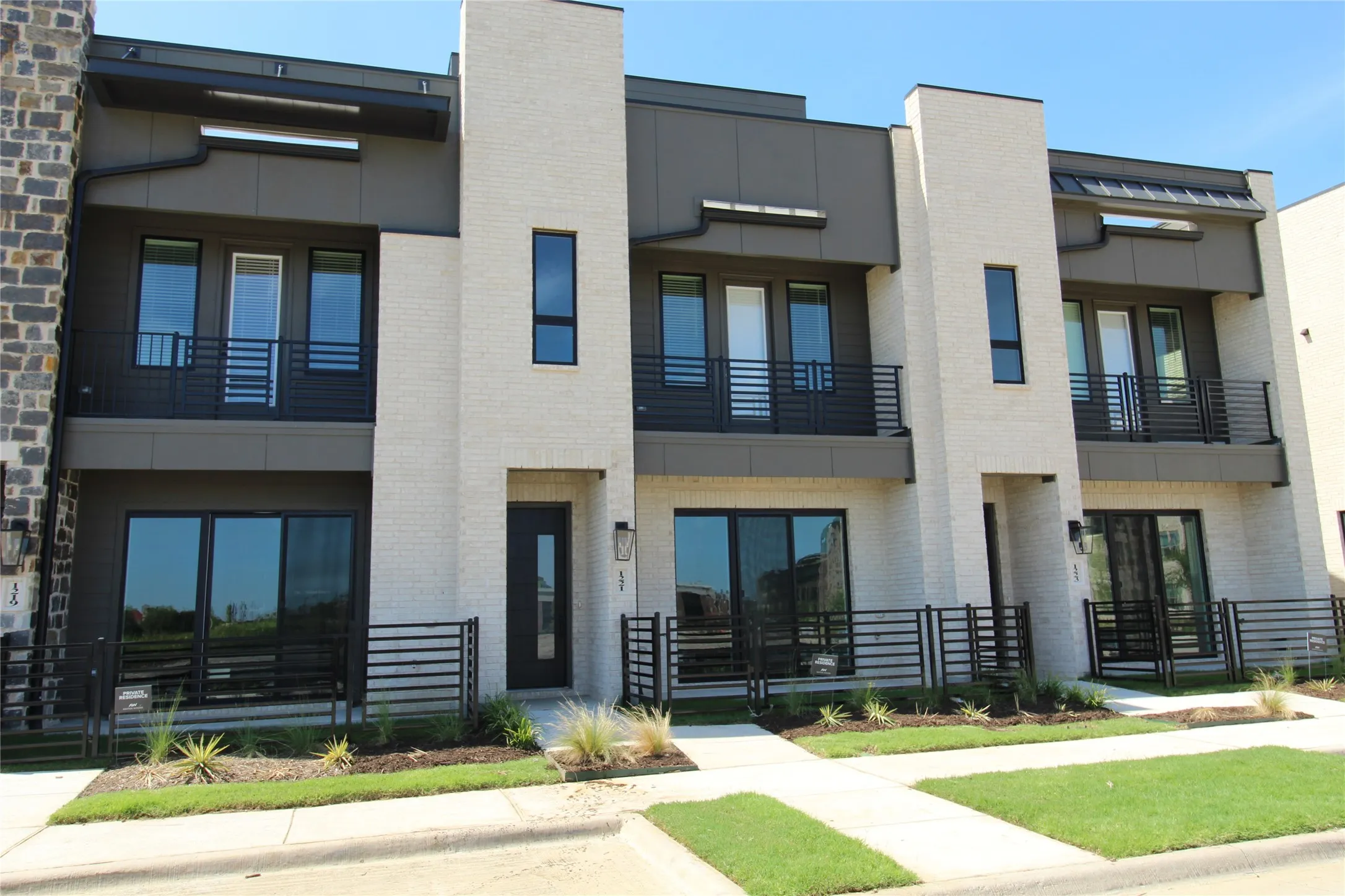 Townhouse For Rent in Collin County , 1221 Doris May Drive, Allen, Texas 75013, 3 Bedroom, 4 Bathroom, 2 Garage spaces, 2,609 Sqft, built in 2025, mls#21379464, Real Estate Agent in Allen, Homes For Rent in Collin county, Homes For Rent in Allen, Realtor in Allen Texas, Real Estate Brokerage Independent Realty Texas, Luminita Cordes Realtor