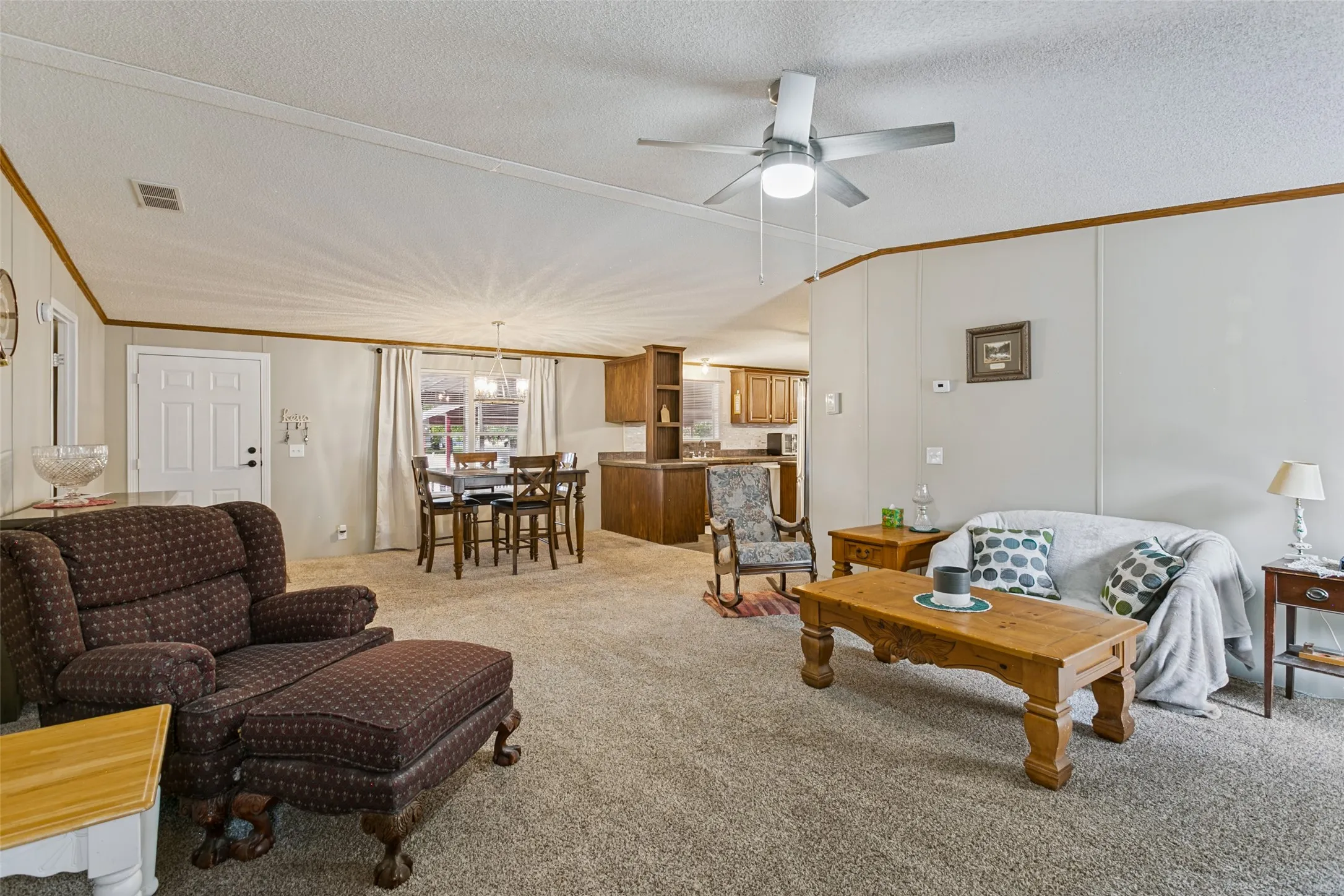 Mobile Home For Sale in Hood County , 6013 Idaho Trail, Granbury, Texas 76048, 3 Bedroom, 2 Bathroom, Garage spaces, 2,000 Sqft, built in 2000, mls#21379431, Real Estate Agent in Granbury, Homes For Sale in Hood county, Homes For Sale in Granbury, Realtor in Granbury Texas, Real Estate Brokerage Independent Realty Texas, Luminita Cordes Realtor