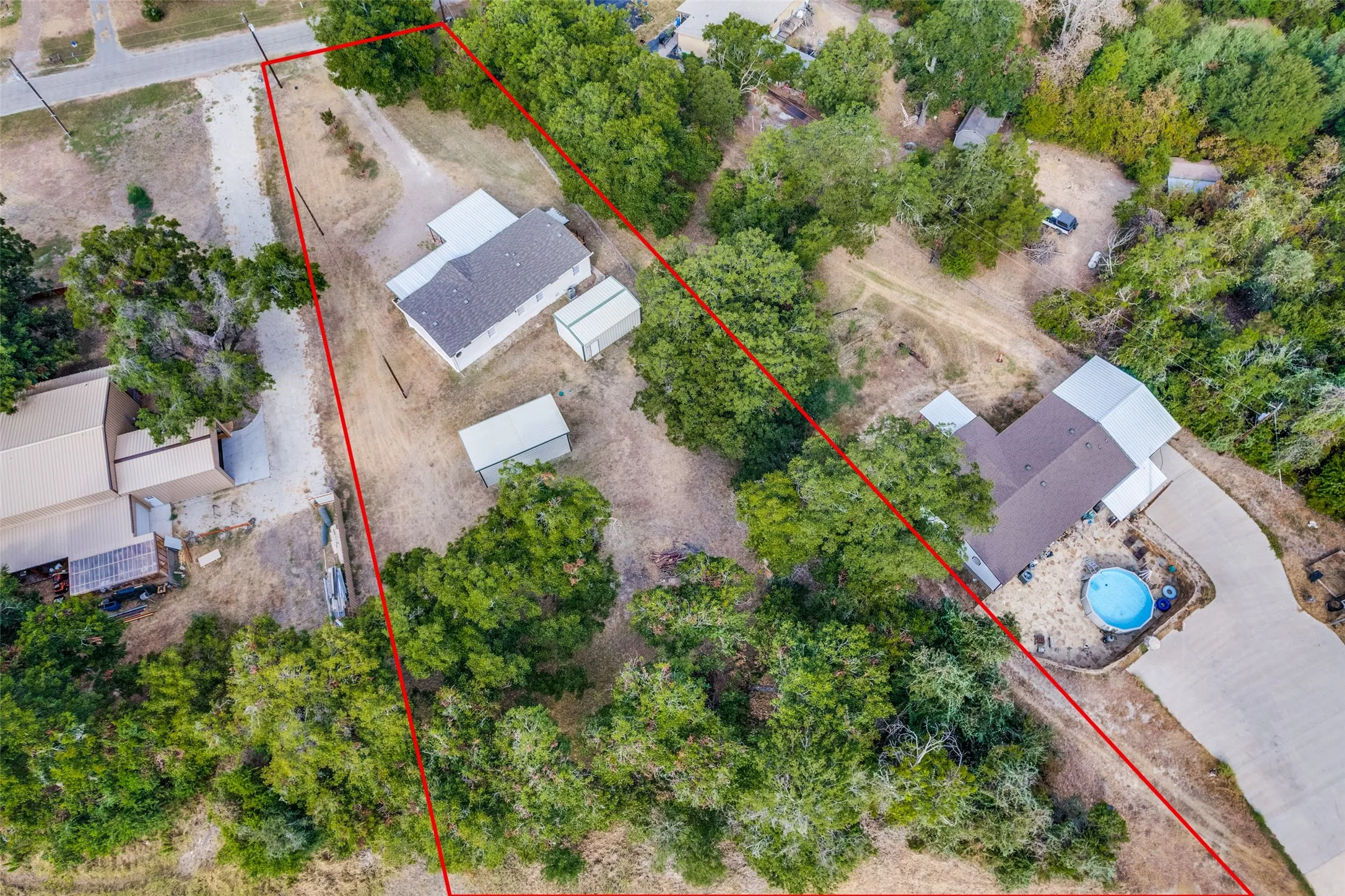 Mobile Home For Sale in Hood County , 6013 Idaho Trail, Granbury, Texas 76048, 3 Bedroom, 2 Bathroom, Garage spaces, 2,000 Sqft, built in 2000, mls#21379431, Real Estate Agent in Granbury, Homes For Sale in Hood county, Homes For Sale in Granbury, Realtor in Granbury Texas, Real Estate Brokerage Independent Realty Texas, Luminita Cordes Realtor