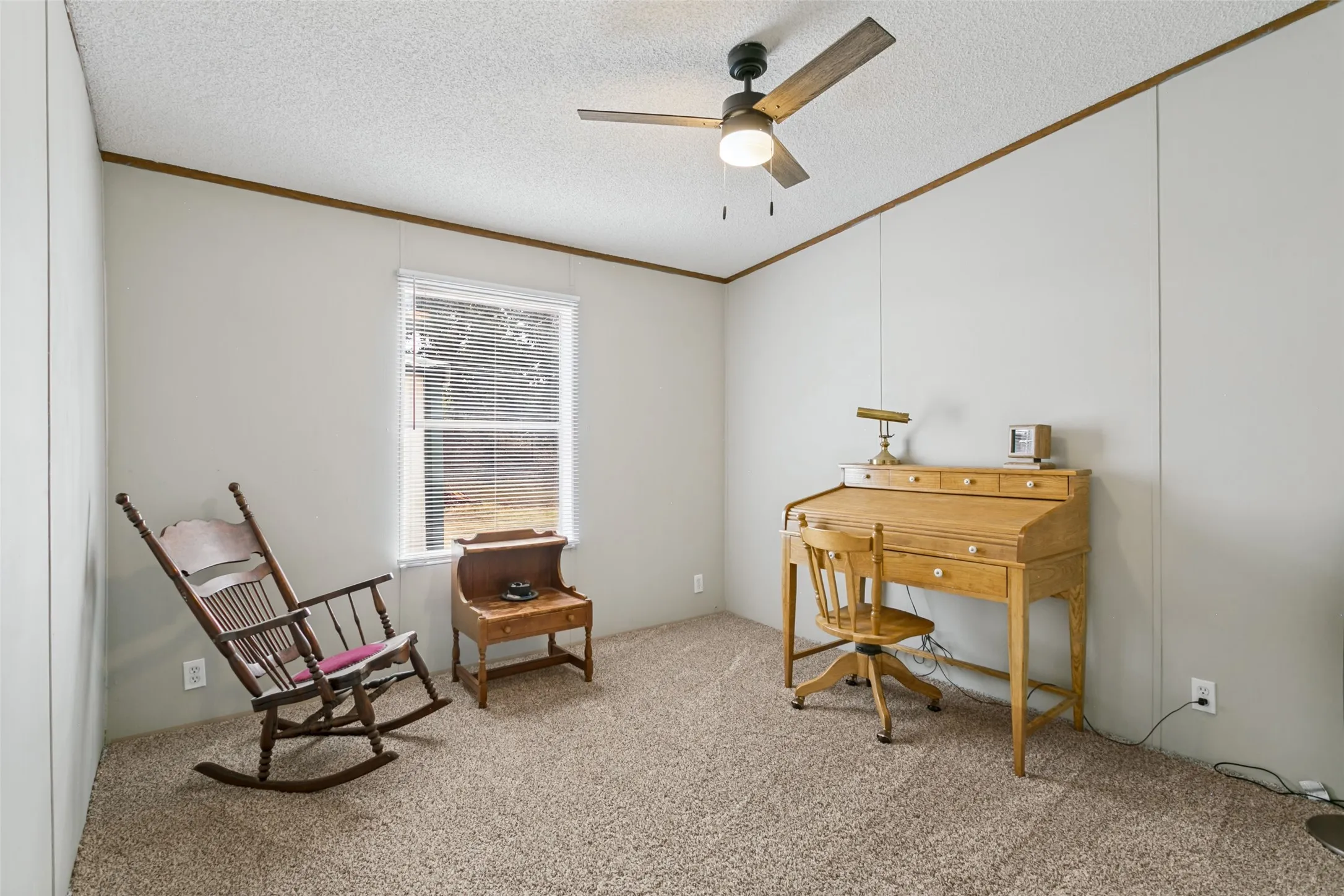 Mobile Home For Sale in Hood County , 6013 Idaho Trail, Granbury, Texas 76048, 3 Bedroom, 2 Bathroom, Garage spaces, 2,000 Sqft, built in 2000, mls#21379431, Real Estate Agent in Granbury, Homes For Sale in Hood county, Homes For Sale in Granbury, Realtor in Granbury Texas, Real Estate Brokerage Independent Realty Texas, Luminita Cordes Realtor