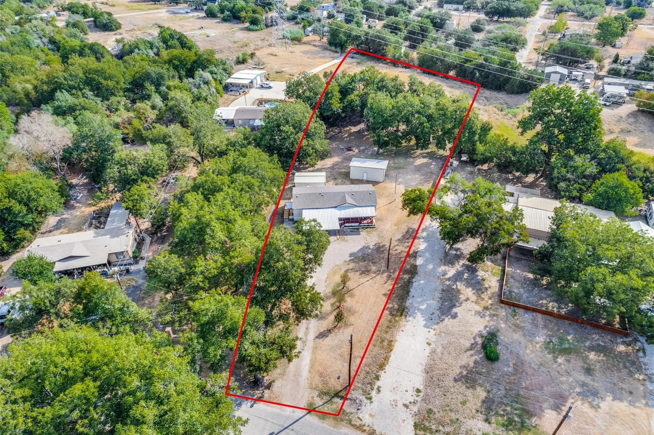 Mobile Home For Sale in Hood County , 6013 Idaho Trail, Granbury, Texas 76048, 3 Bedroom, 2 Bathroom, Garage spaces, 2,000 Sqft, built in 2000, mls#21379431, Real Estate Agent in Granbury, Homes For Sale in Hood county, Homes For Sale in Granbury, Realtor in Granbury Texas, Real Estate Brokerage Independent Realty Texas, Luminita Cordes Realtor