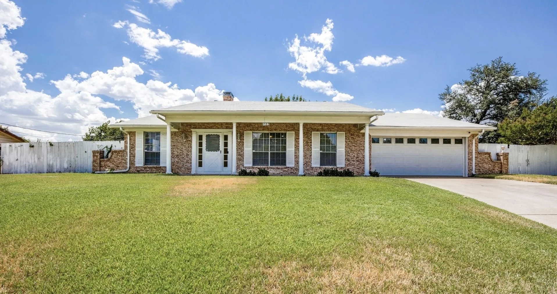 Single Family Residence For Sale in Tarrant County , 3836 Cresthill Road, Benbrook, Texas 76116, 4 Bedroom, 2 Bathroom, 2 Garage spaces, 1,954 Sqft, built in 1974, mls#21376643, Real Estate Agent in Benbrook, Homes For Sale in Tarrant county, Homes For Sale in Benbrook, Realtor in Benbrook Texas, Real Estate Brokerage Independent Realty Texas, Luminita Cordes Realtor