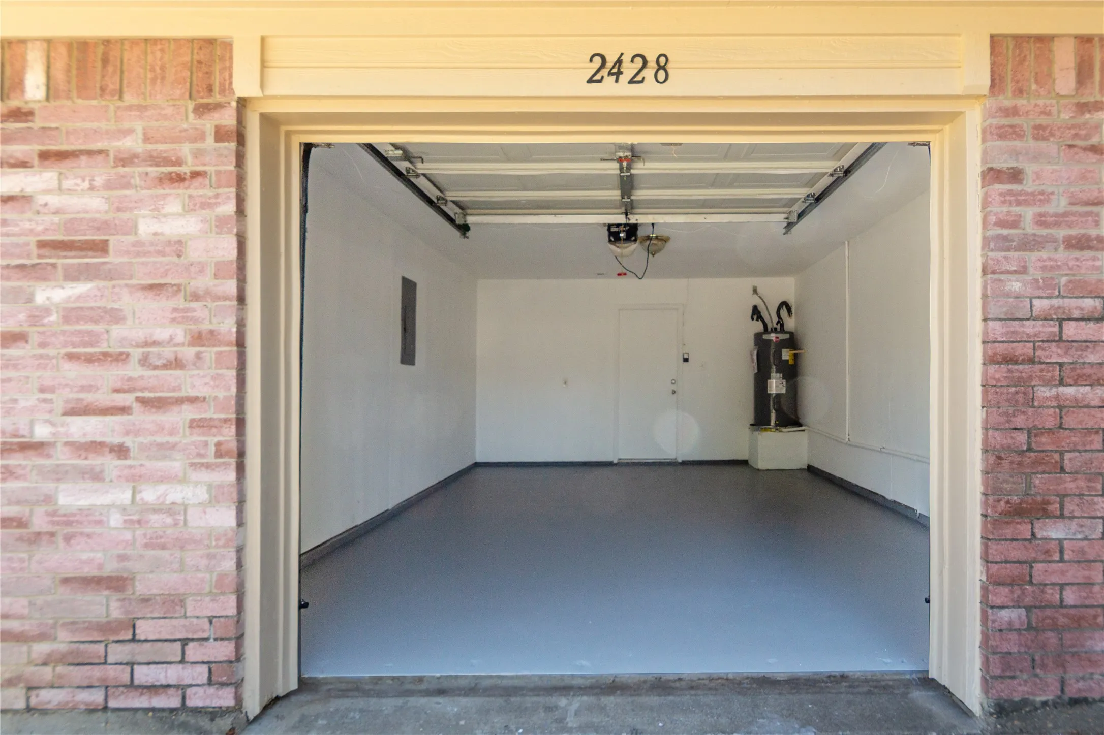 Single Family Residence For Sale in Dallas County , 2428 Summit Lane, Dallas, Texas 75227, 3 Bedroom, 2 Bathroom, 1 Garage spaces, 1,233 Sqft, built in 1999, mls#21312353, Real Estate Agent in Dallas, Homes For Sale in Dallas county, Homes For Sale in Dallas, Realtor in Dallas Texas, Real Estate Brokerage Independent Realty Texas, Luminita Cordes Realtor