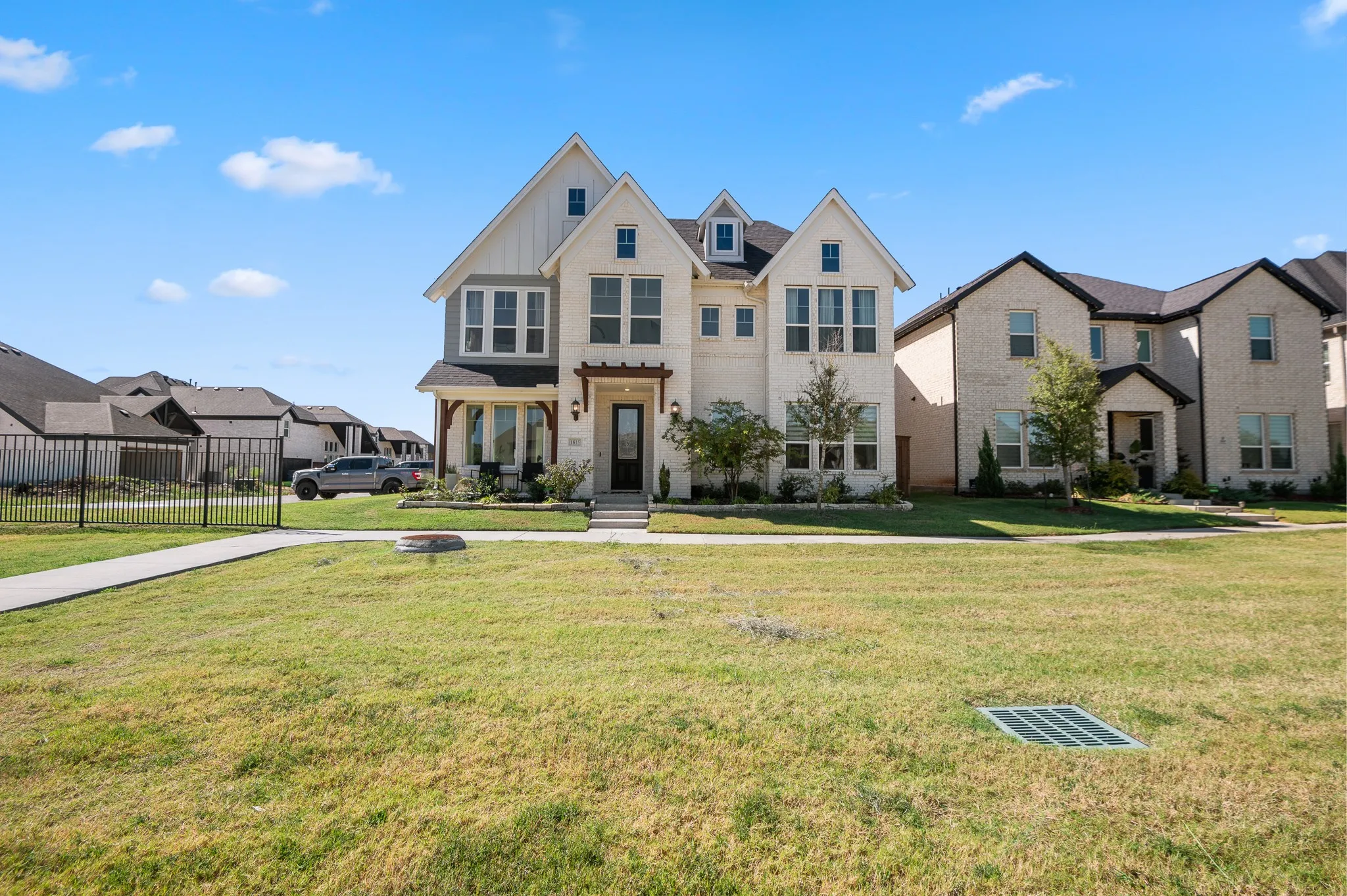 Single Family Residence For Sale in Rockwall County , 1815 Gettysburg Boulevard, Fate, Texas 75189, 5 Bedroom, 4 Bathroom, 2 Garage spaces, 3,912 Sqft, built in 2023, mls#21376496, Real Estate Agent in Fate, Homes For Sale in Rockwall county, Homes For Sale in Fate, Realtor in Fate Texas, Real Estate Brokerage Independent Realty Texas, Luminita Cordes Realtor