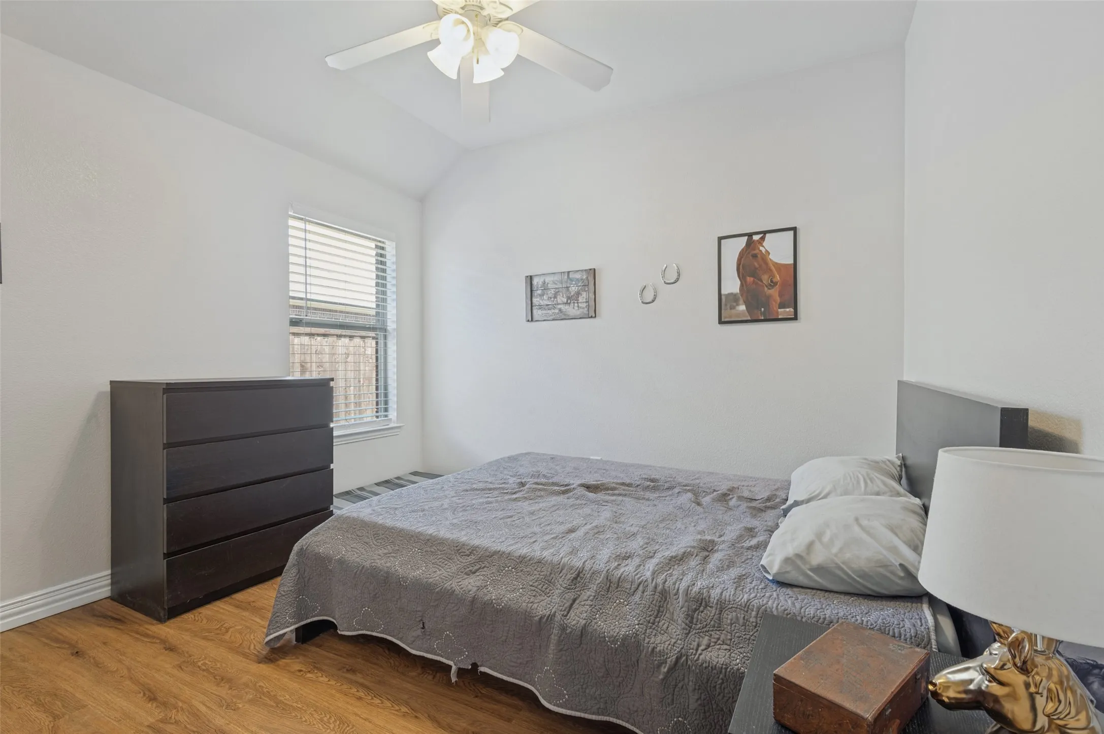 Single Family Residence For Sale in Ellis County , 3018 Ashlawn Court, Midlothian, Texas 76065, 4 Bedroom, 4 Bathroom, 2 Garage spaces, 2,367 Sqft, built in 2007, mls#21378065, Real Estate Agent in Midlothian, Homes For Sale in Ellis county, Homes For Sale in Midlothian, Realtor in Midlothian Texas, Real Estate Brokerage Independent Realty Texas, Luminita Cordes Realtor