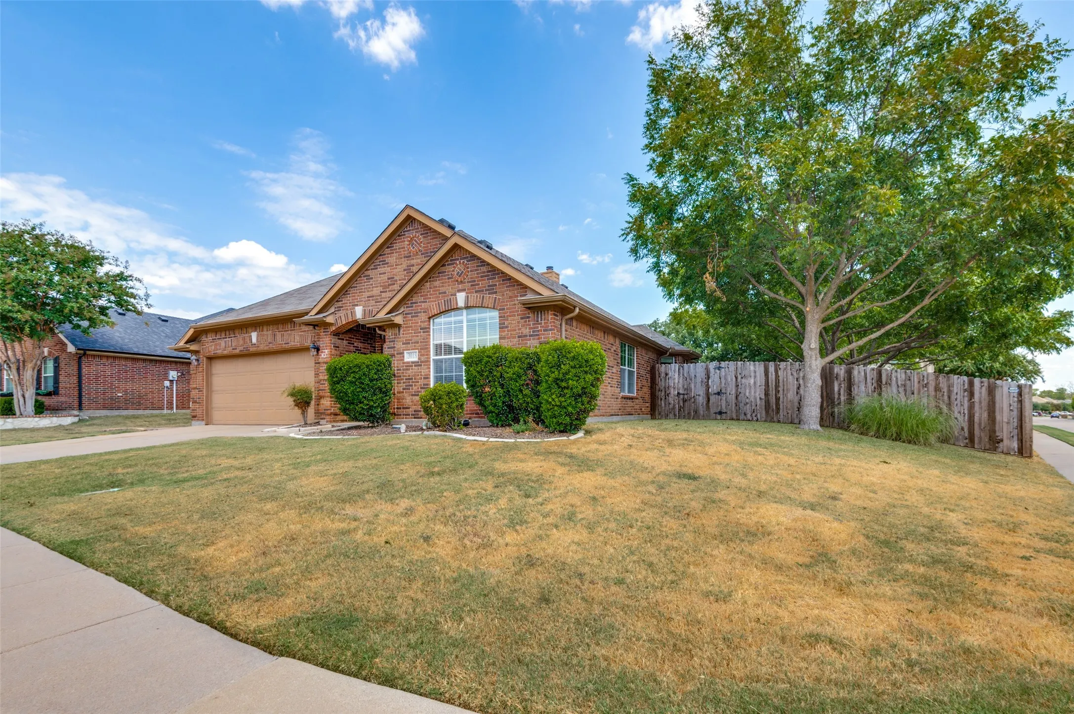 Single Family Residence For Sale in Ellis County , 3018 Ashlawn Court, Midlothian, Texas 76065, 4 Bedroom, 4 Bathroom, 2 Garage spaces, 2,367 Sqft, built in 2007, mls#21378065, Real Estate Agent in Midlothian, Homes For Sale in Ellis county, Homes For Sale in Midlothian, Realtor in Midlothian Texas, Real Estate Brokerage Independent Realty Texas, Luminita Cordes Realtor