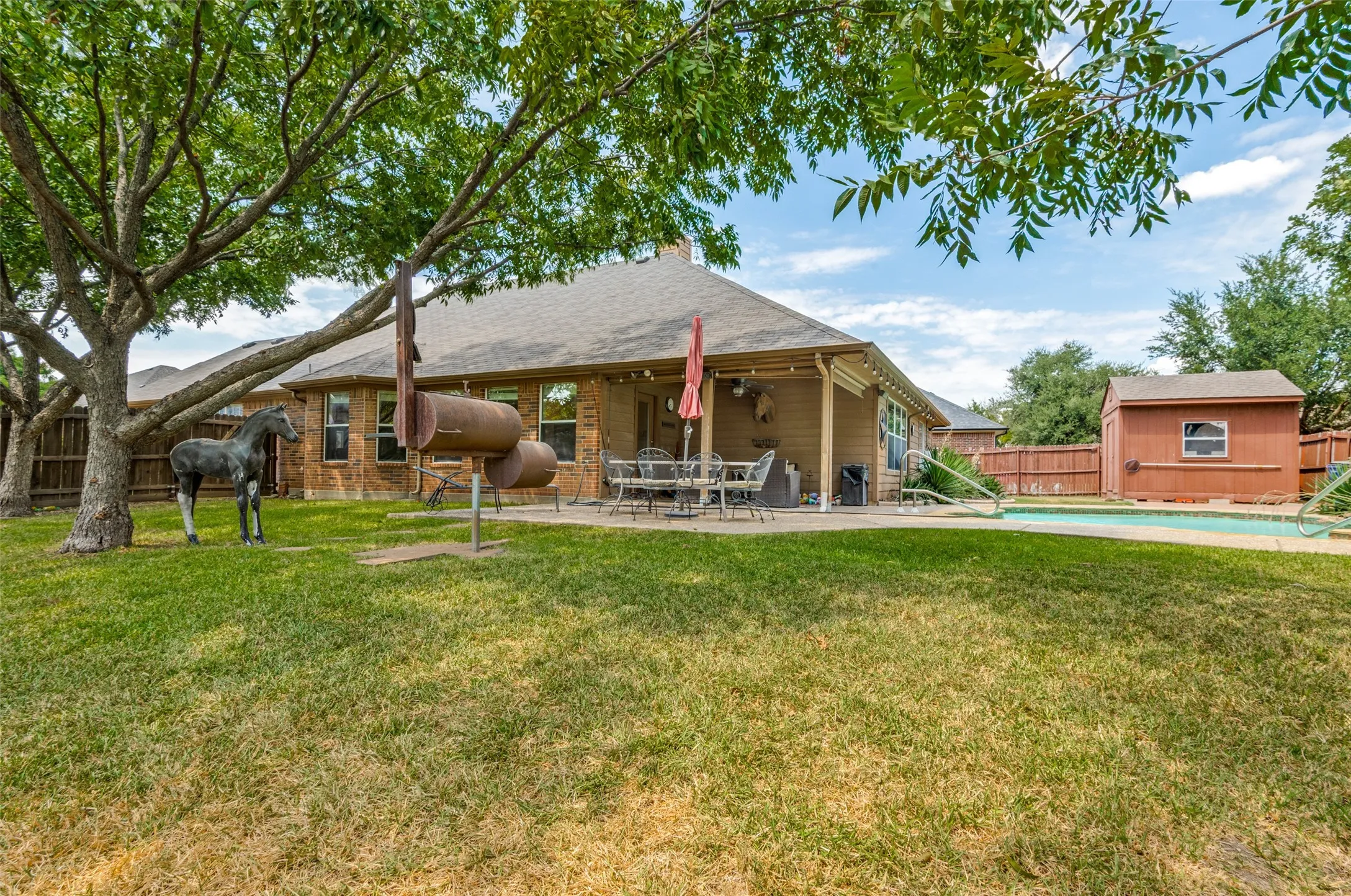 Single Family Residence For Sale in Ellis County , 3018 Ashlawn Court, Midlothian, Texas 76065, 4 Bedroom, 4 Bathroom, 2 Garage spaces, 2,367 Sqft, built in 2007, mls#21378065, Real Estate Agent in Midlothian, Homes For Sale in Ellis county, Homes For Sale in Midlothian, Realtor in Midlothian Texas, Real Estate Brokerage Independent Realty Texas, Luminita Cordes Realtor