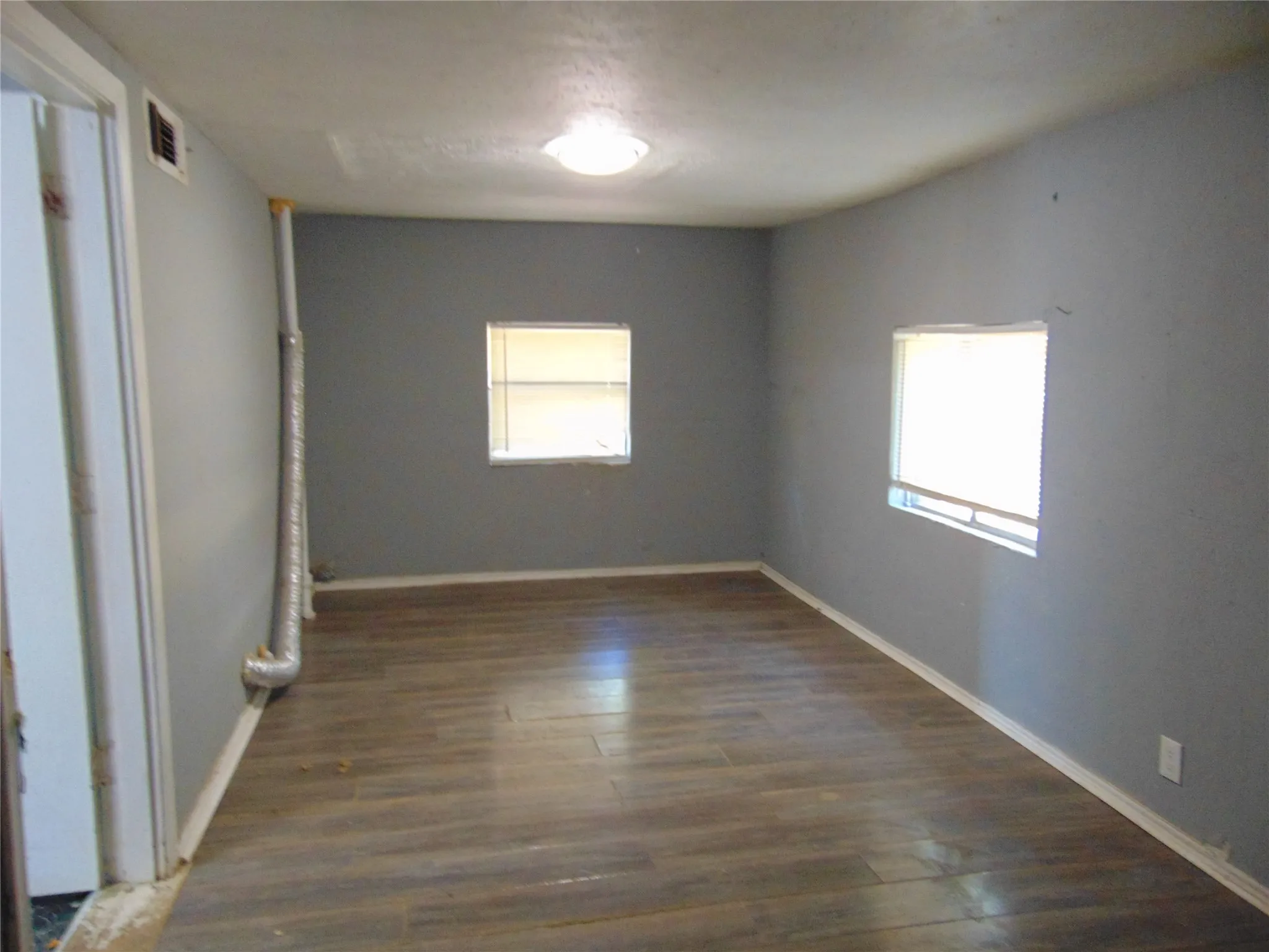 Single Family Residence For Sale in Dallas County , 2233 Talco Drive, Dallas, Texas 75241, 4 Bedroom, 1 Bathroom, Garage spaces, 1,296 Sqft, built in 1958, mls#21379018, Real Estate Agent in Dallas, Homes For Sale in Dallas county, Homes For Sale in Dallas, Realtor in Dallas Texas, Real Estate Brokerage Independent Realty Texas, Luminita Cordes Realtor