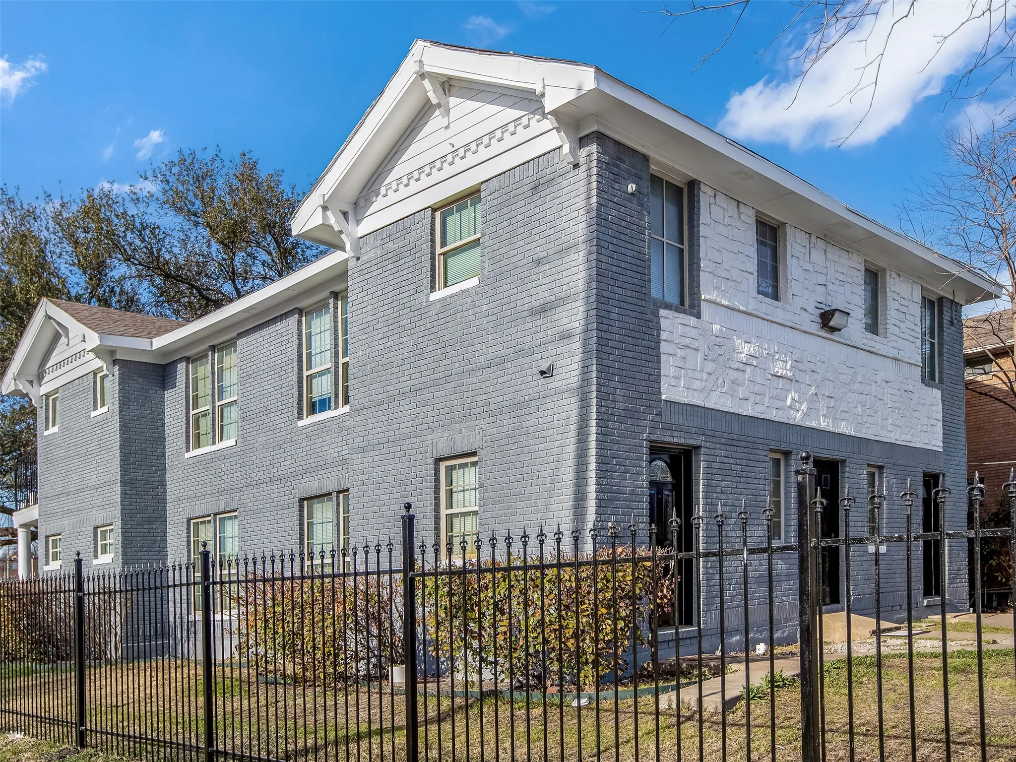 Condominium For Rent in Dallas County , 5100 Bryan Street A, Dallas, Texas 75206, 2 Bedroom, 1 Bathroom, Garage spaces, 860 Sqft, built in 1923, mls#21379476, Real Estate Agent in Dallas, Homes For Rent in Dallas county, Homes For Rent in Dallas, Realtor in Dallas Texas, Real Estate Brokerage Independent Realty Texas, Luminita Cordes Realtor