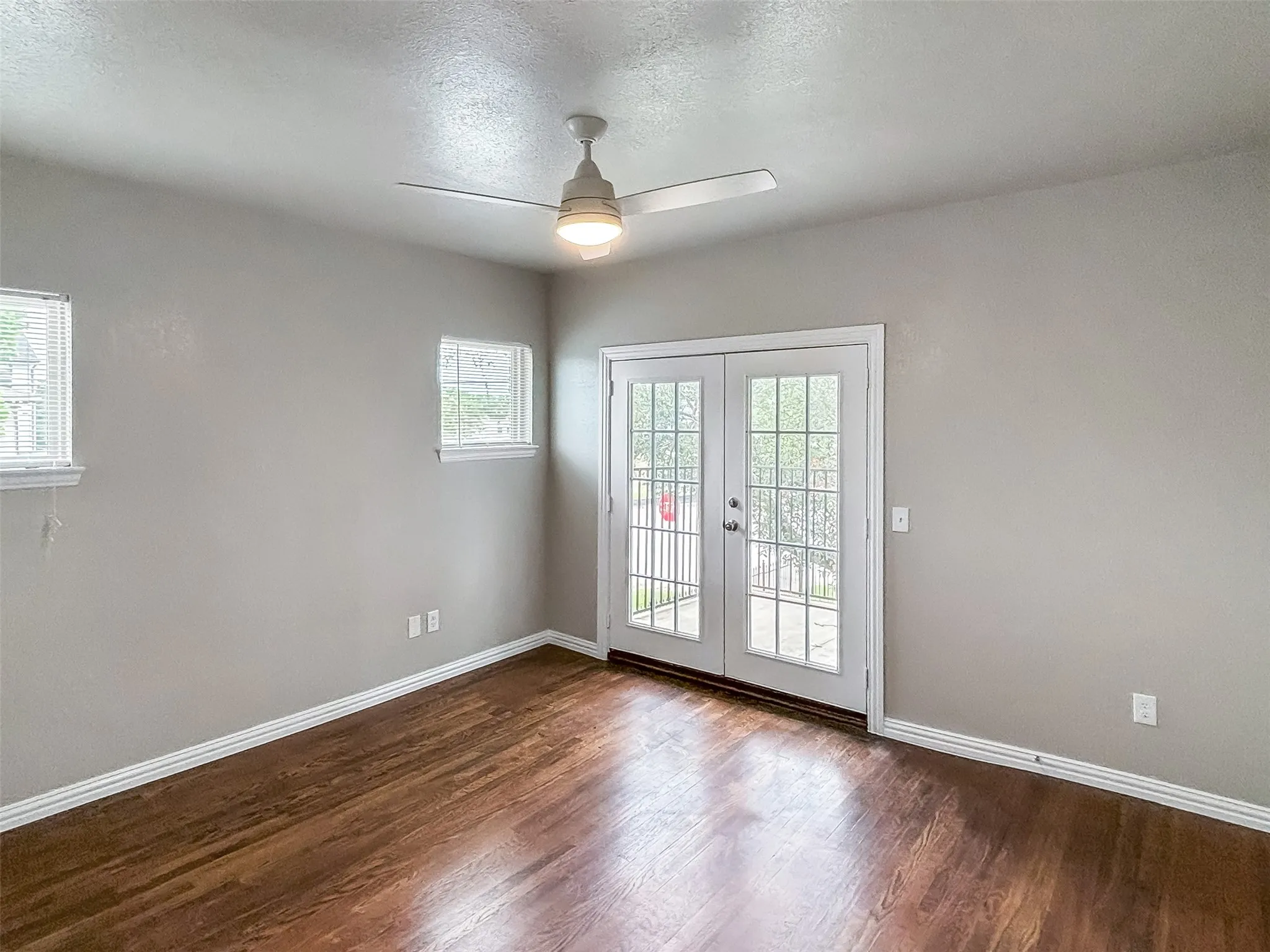 Condominium For Rent in Dallas County , 5100 Bryan Street A, Dallas, Texas 75206, 2 Bedroom, 1 Bathroom, Garage spaces, 860 Sqft, built in 1923, mls#21379476, Real Estate Agent in Dallas, Homes For Rent in Dallas county, Homes For Rent in Dallas, Realtor in Dallas Texas, Real Estate Brokerage Independent Realty Texas, Luminita Cordes Realtor