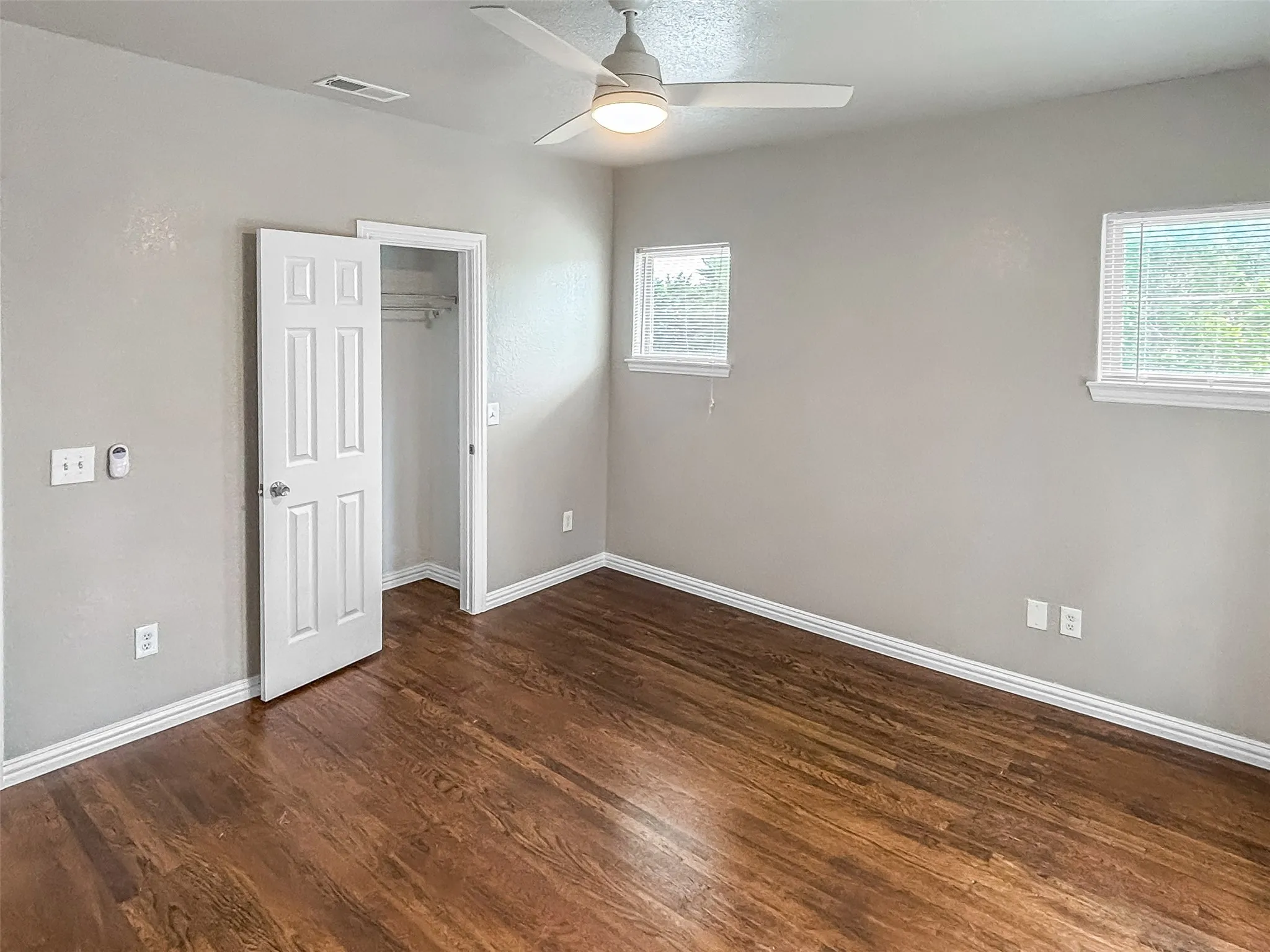 Condominium For Rent in Dallas County , 5100 Bryan Street A, Dallas, Texas 75206, 2 Bedroom, 1 Bathroom, Garage spaces, 860 Sqft, built in 1923, mls#21379476, Real Estate Agent in Dallas, Homes For Rent in Dallas county, Homes For Rent in Dallas, Realtor in Dallas Texas, Real Estate Brokerage Independent Realty Texas, Luminita Cordes Realtor