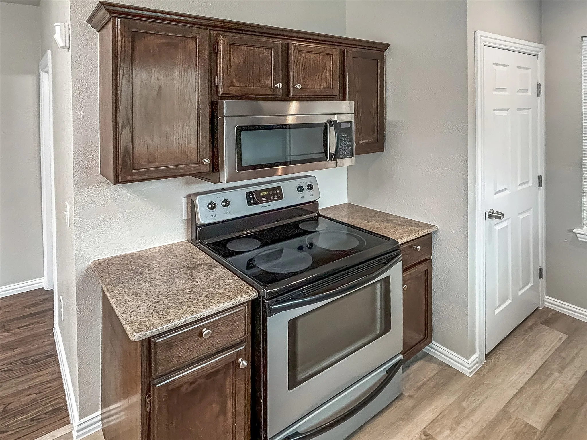 Condominium For Rent in Dallas County , 5100 Bryan Street A, Dallas, Texas 75206, 2 Bedroom, 1 Bathroom, Garage spaces, 860 Sqft, built in 1923, mls#21379476, Real Estate Agent in Dallas, Homes For Rent in Dallas county, Homes For Rent in Dallas, Realtor in Dallas Texas, Real Estate Brokerage Independent Realty Texas, Luminita Cordes Realtor