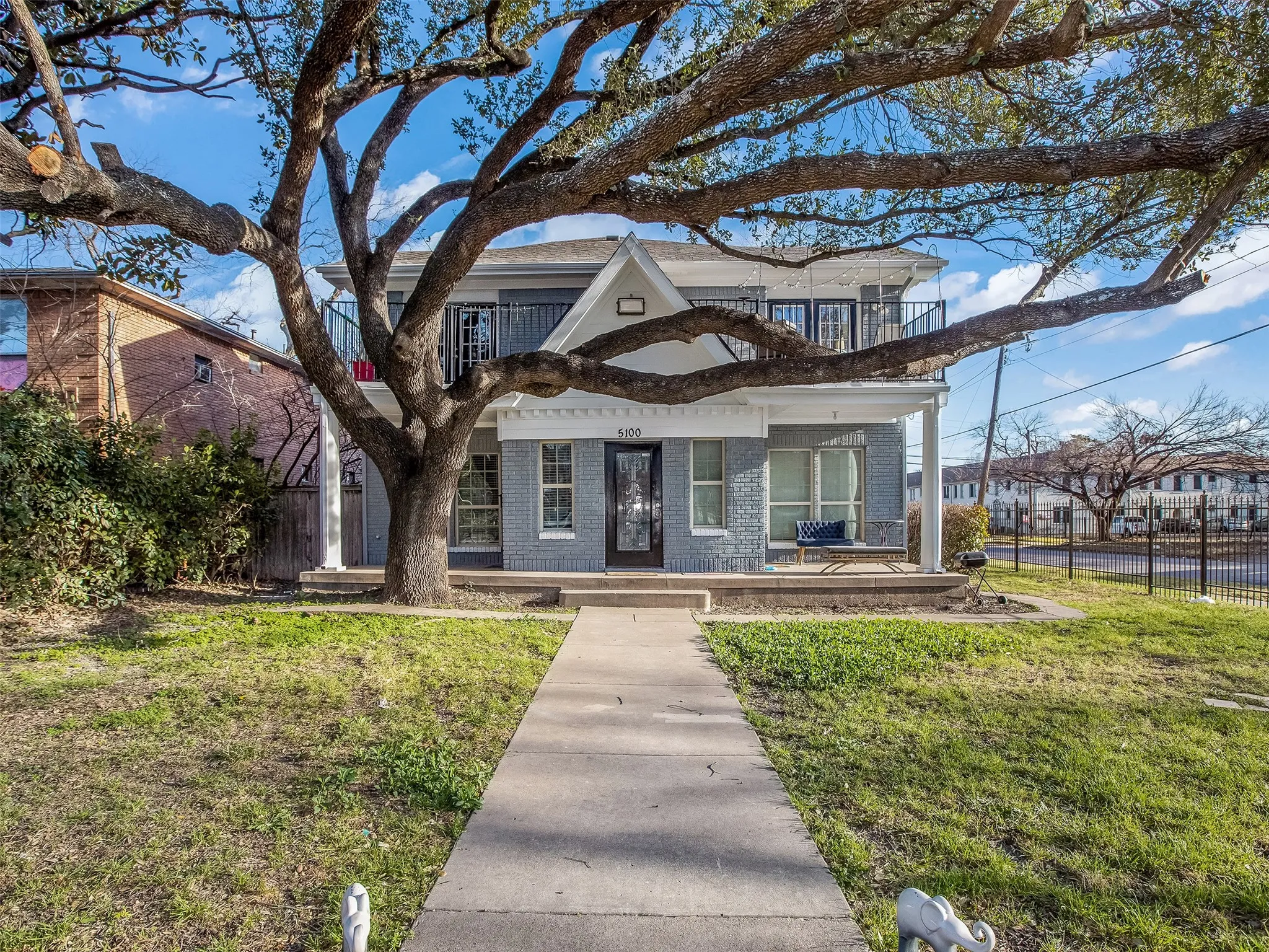 Condominium For Rent in Dallas County , 5100 Bryan Street A, Dallas, Texas 75206, 2 Bedroom, 1 Bathroom, Garage spaces, 860 Sqft, built in 1923, mls#21379476, Real Estate Agent in Dallas, Homes For Rent in Dallas county, Homes For Rent in Dallas, Realtor in Dallas Texas, Real Estate Brokerage Independent Realty Texas, Luminita Cordes Realtor