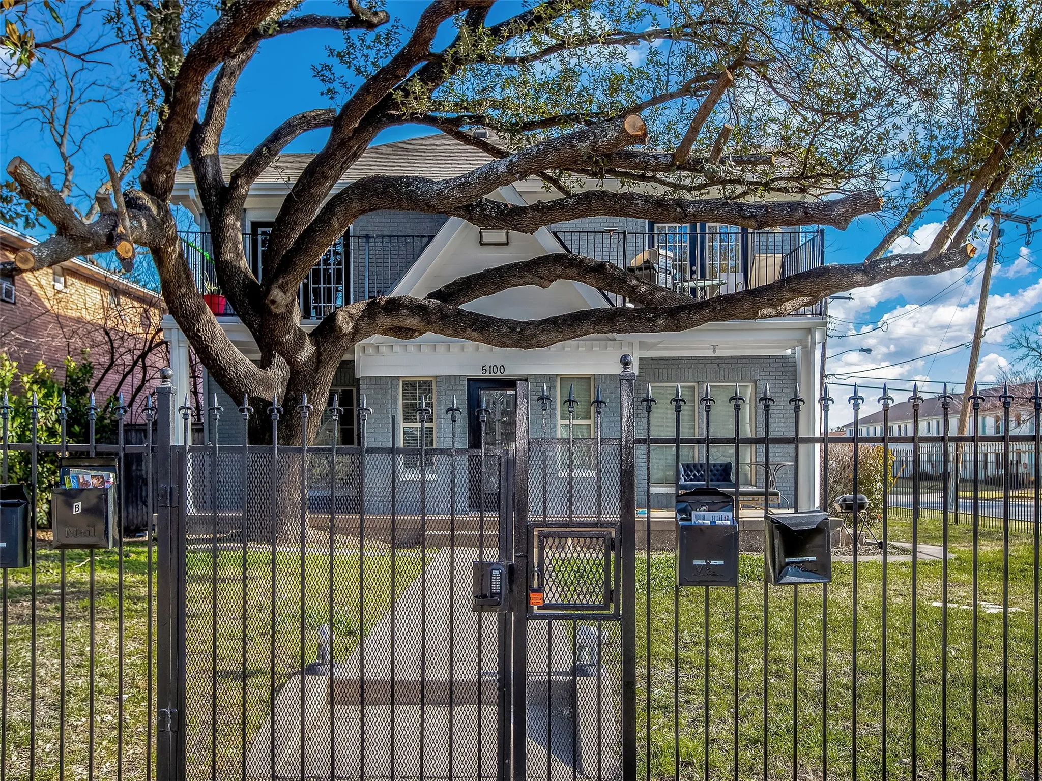 Condominium For Rent in Dallas County , 5100 Bryan Street A, Dallas, Texas 75206, 2 Bedroom, 1 Bathroom, Garage spaces, 860 Sqft, built in 1923, mls#21379476, Real Estate Agent in Dallas, Homes For Rent in Dallas county, Homes For Rent in Dallas, Realtor in Dallas Texas, Real Estate Brokerage Independent Realty Texas, Luminita Cordes Realtor