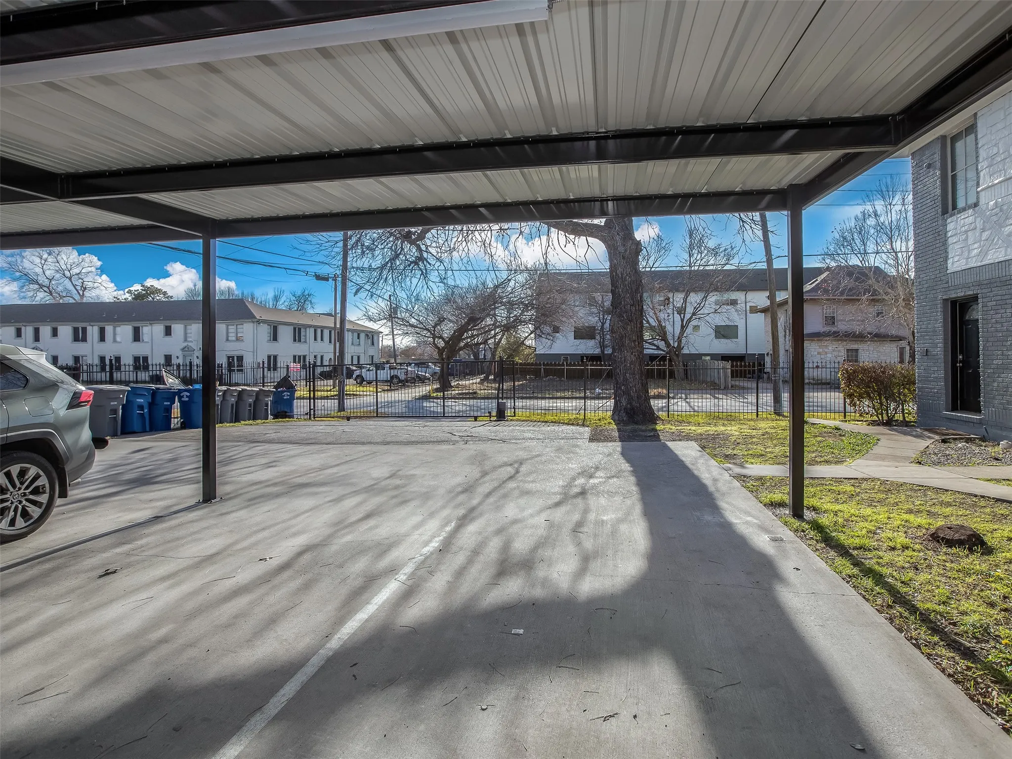 Condominium For Rent in Dallas County , 5100 Bryan Street A, Dallas, Texas 75206, 2 Bedroom, 1 Bathroom, Garage spaces, 860 Sqft, built in 1923, mls#21379476, Real Estate Agent in Dallas, Homes For Rent in Dallas county, Homes For Rent in Dallas, Realtor in Dallas Texas, Real Estate Brokerage Independent Realty Texas, Luminita Cordes Realtor