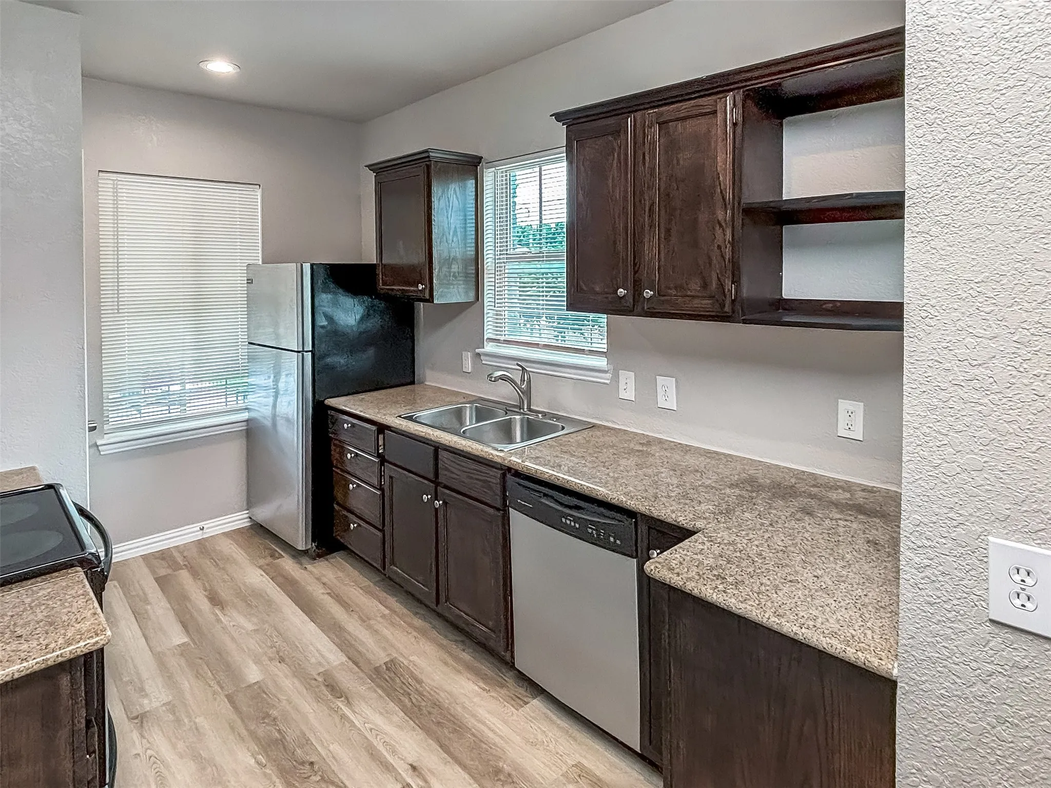 Condominium For Rent in Dallas County , 5100 Bryan Street A, Dallas, Texas 75206, 2 Bedroom, 1 Bathroom, Garage spaces, 860 Sqft, built in 1923, mls#21379476, Real Estate Agent in Dallas, Homes For Rent in Dallas county, Homes For Rent in Dallas, Realtor in Dallas Texas, Real Estate Brokerage Independent Realty Texas, Luminita Cordes Realtor