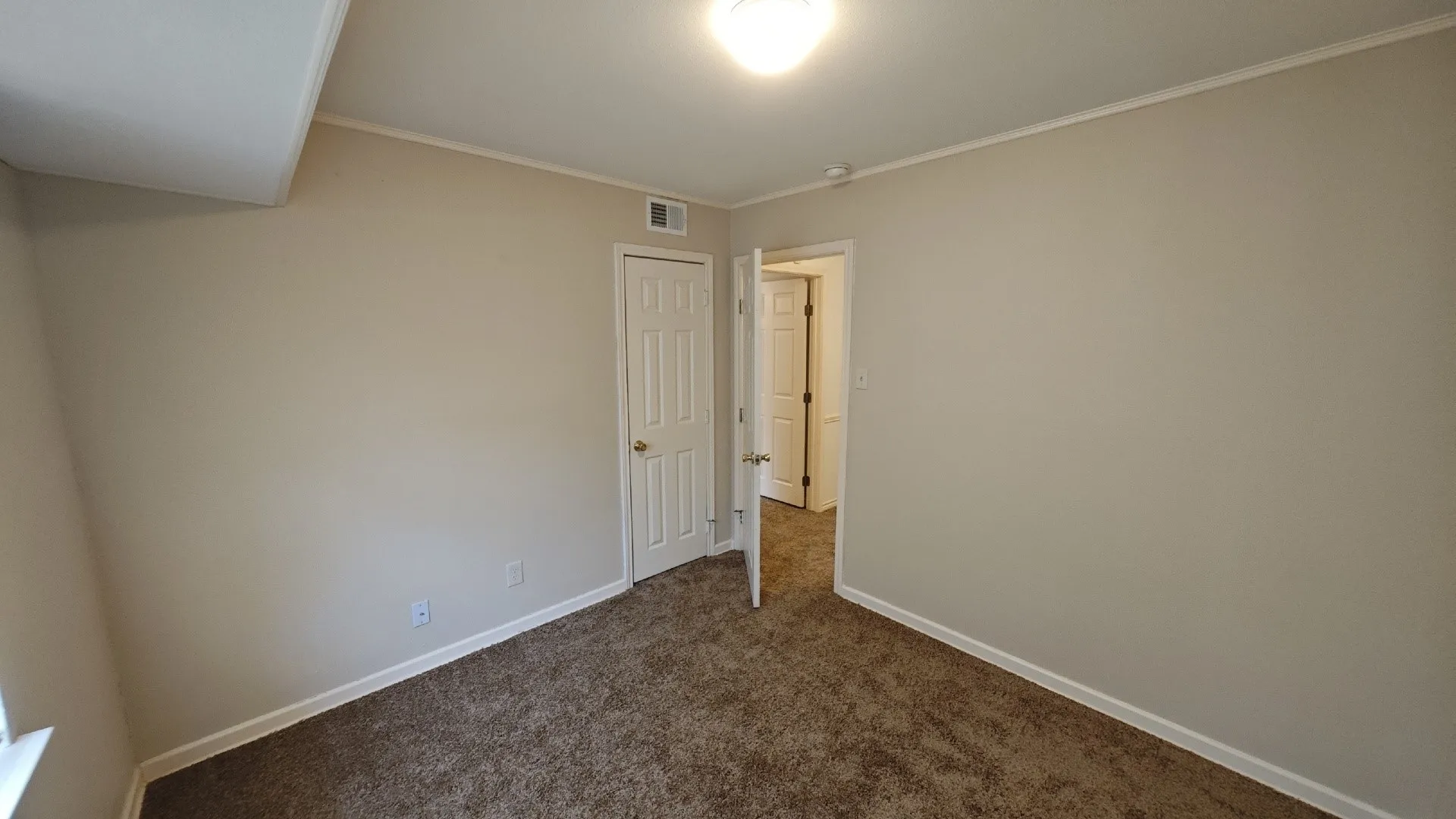 Single Family Residence For Rent in Dallas County , 12225 Schroeder Road, Dallas, Texas 75243, 3 Bedroom, 1 Bathroom, Garage spaces, 1,174 Sqft, built in 1955, mls#21379478, Real Estate Agent in Dallas, Homes For Rent in Dallas county, Homes For Rent in Dallas, Realtor in Dallas Texas, Real Estate Brokerage Independent Realty Texas, Luminita Cordes Realtor