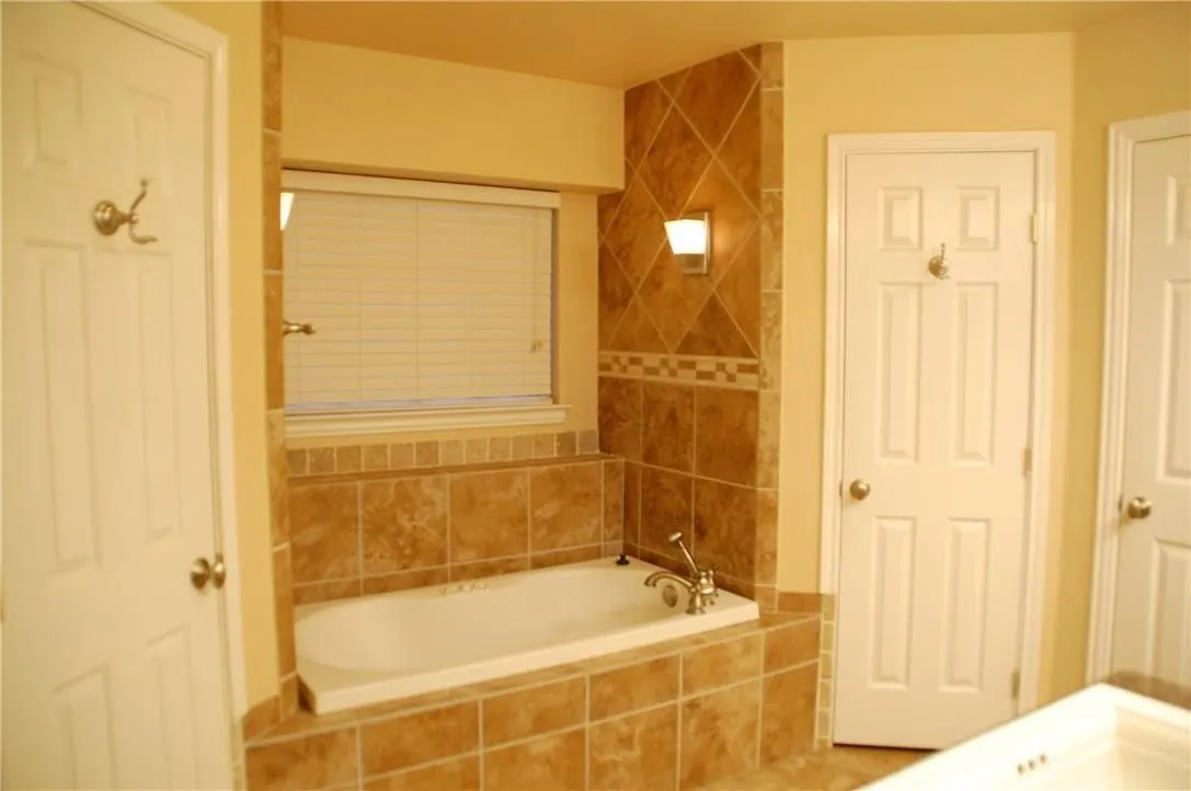 Single Family Residence For Rent in Tarrant County , 1522 Cat Mountain Trail, Keller, Texas 76248, 3 Bedroom, 2 Bathroom, 2 Garage spaces, 2,401 Sqft, built in 1995, mls#21373334, Real Estate Agent in Keller, Homes For Rent in Tarrant county, Homes For Rent in Keller, Realtor in Keller Texas, Real Estate Brokerage Independent Realty Texas, Luminita Cordes Realtor