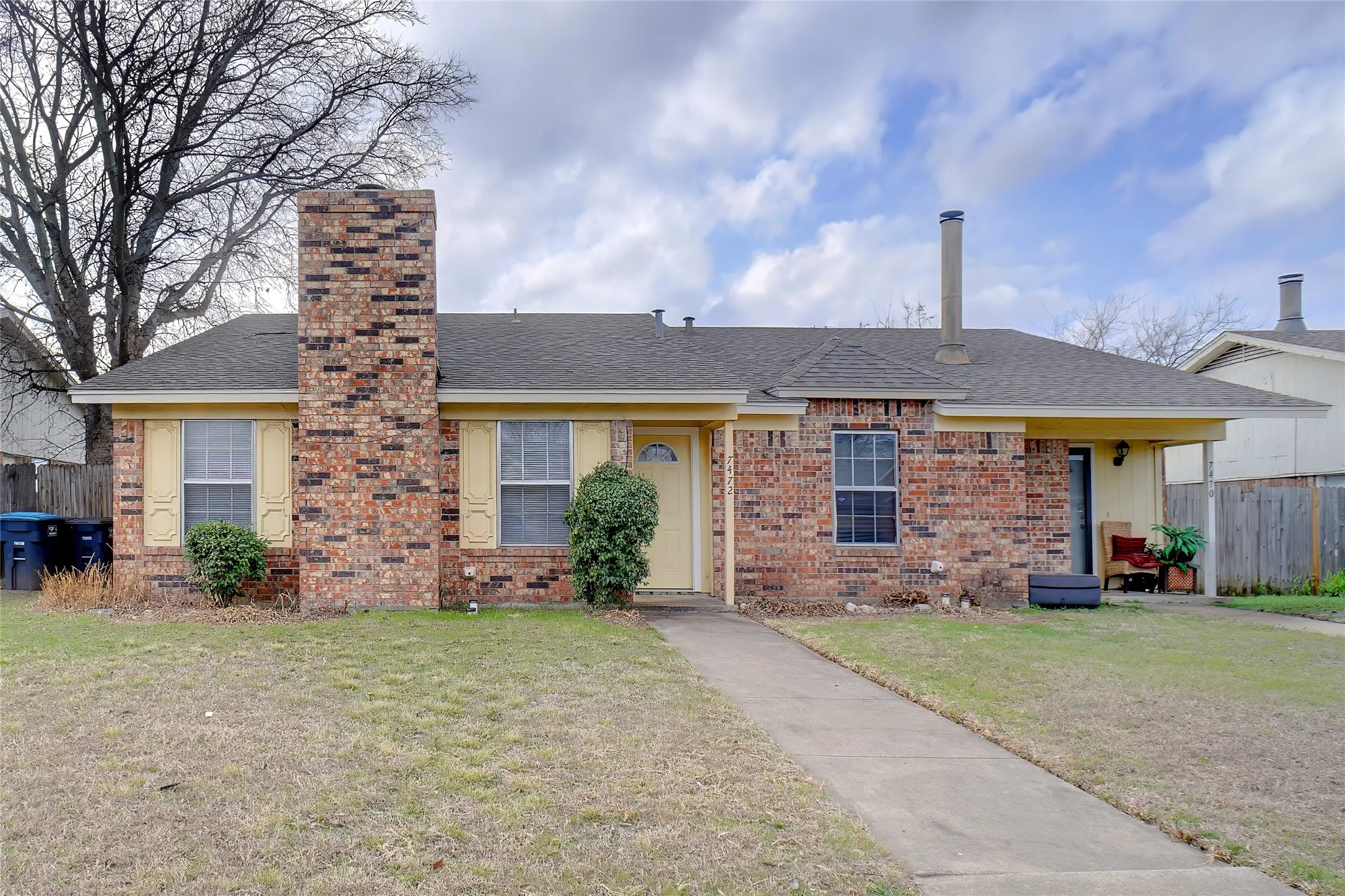 Duplex For Rent in Tarrant County , 7472 Tiffany Meadows Lane, Fort Worth, Texas 76140, 2 Bedroom, 1 Bathroom, Garage spaces, 2,175 Sqft, built in 1984, mls#21378145, Real Estate Agent in Fort Worth, Homes For Rent in Tarrant county, Homes For Rent in Fort Worth, Realtor in Fort Worth Texas, Real Estate Brokerage Independent Realty Texas, Luminita Cordes Realtor