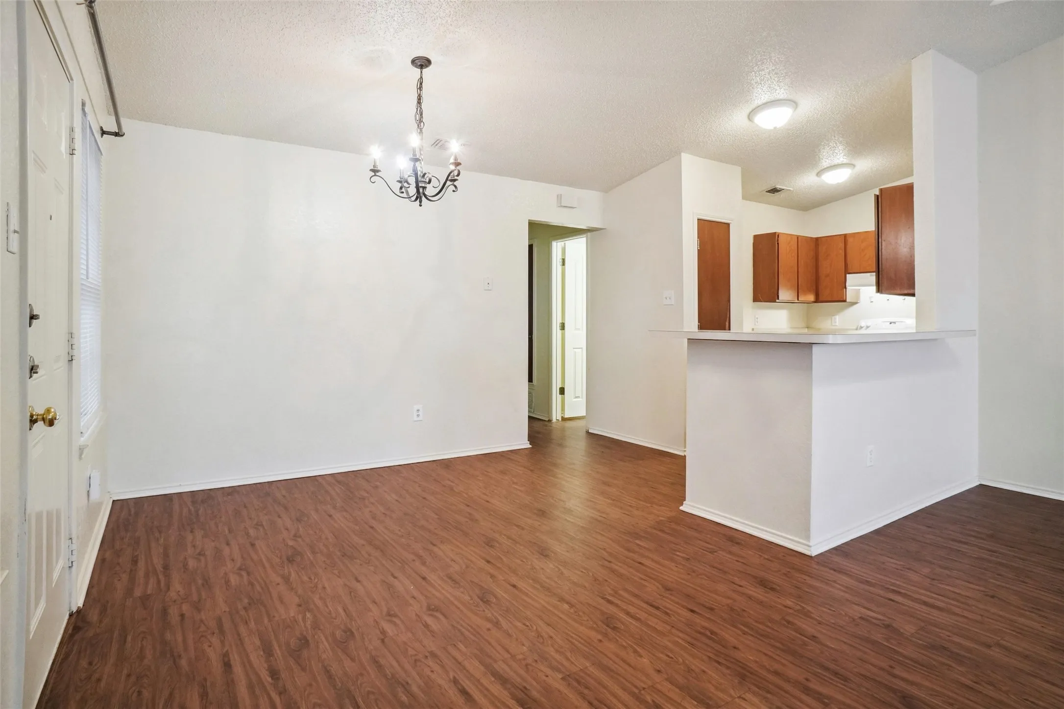 Duplex For Rent in Tarrant County , 7472 Tiffany Meadows Lane, Fort Worth, Texas 76140, 2 Bedroom, 1 Bathroom, Garage spaces, 2,175 Sqft, built in 1984, mls#21378145, Real Estate Agent in Fort Worth, Homes For Rent in Tarrant county, Homes For Rent in Fort Worth, Realtor in Fort Worth Texas, Real Estate Brokerage Independent Realty Texas, Luminita Cordes Realtor