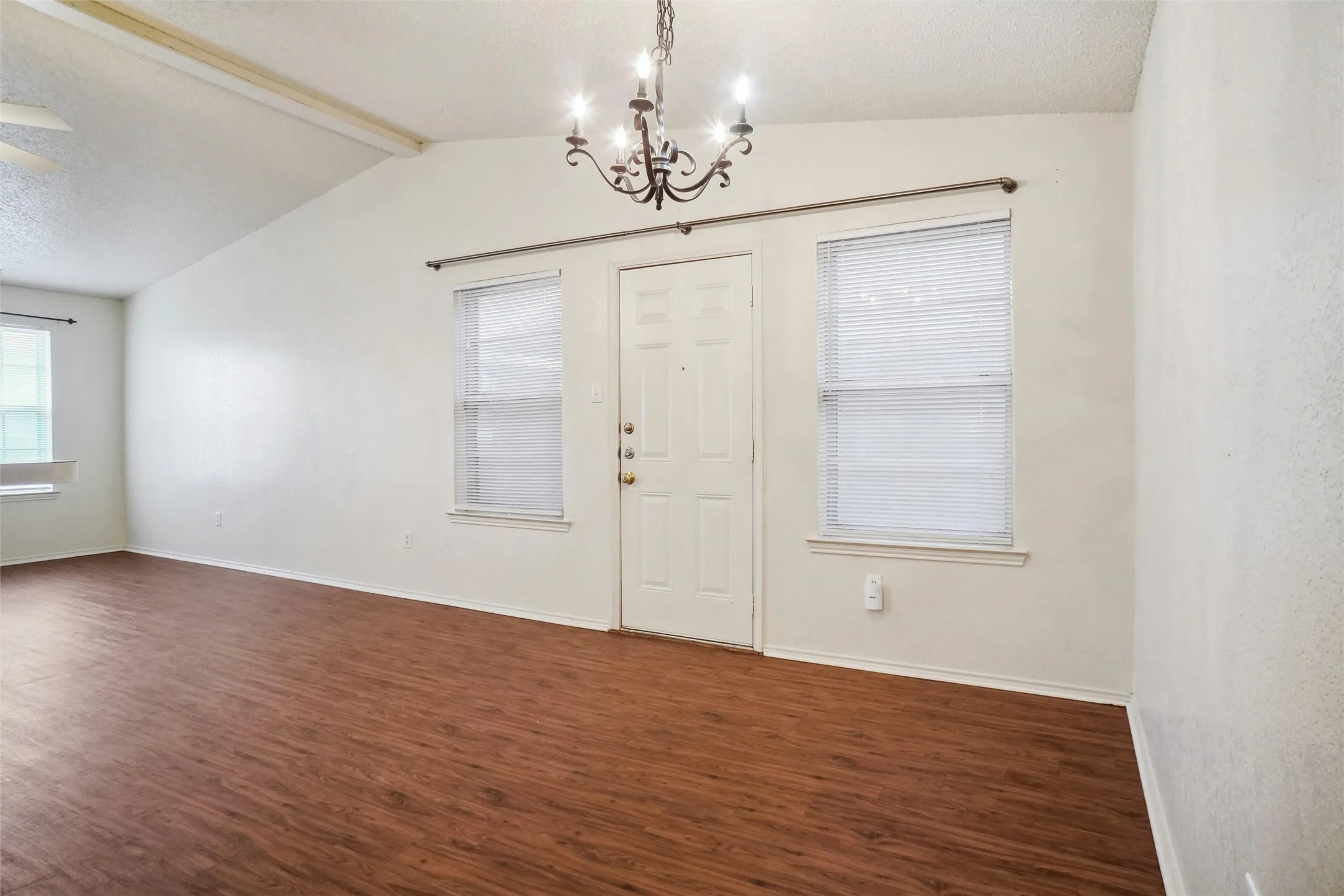 Duplex For Rent in Tarrant County , 7472 Tiffany Meadows Lane, Fort Worth, Texas 76140, 2 Bedroom, 1 Bathroom, Garage spaces, 2,175 Sqft, built in 1984, mls#21378145, Real Estate Agent in Fort Worth, Homes For Rent in Tarrant county, Homes For Rent in Fort Worth, Realtor in Fort Worth Texas, Real Estate Brokerage Independent Realty Texas, Luminita Cordes Realtor