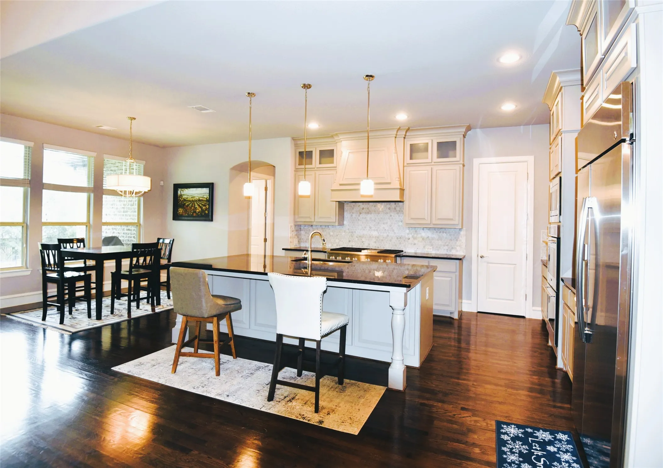 Single Family Residence For Rent in Tarrant County , 200 Montrose Lane, Southlake, Texas 76092, 4 Bedroom, 6 Bathroom, 3 Garage spaces, 4,478 Sqft, built in 2016, mls#21379491, Real Estate Agent in Southlake, Homes For Rent in Tarrant county, Homes For Rent in Southlake, Realtor in Southlake Texas, Real Estate Brokerage Independent Realty Texas, Luminita Cordes Realtor